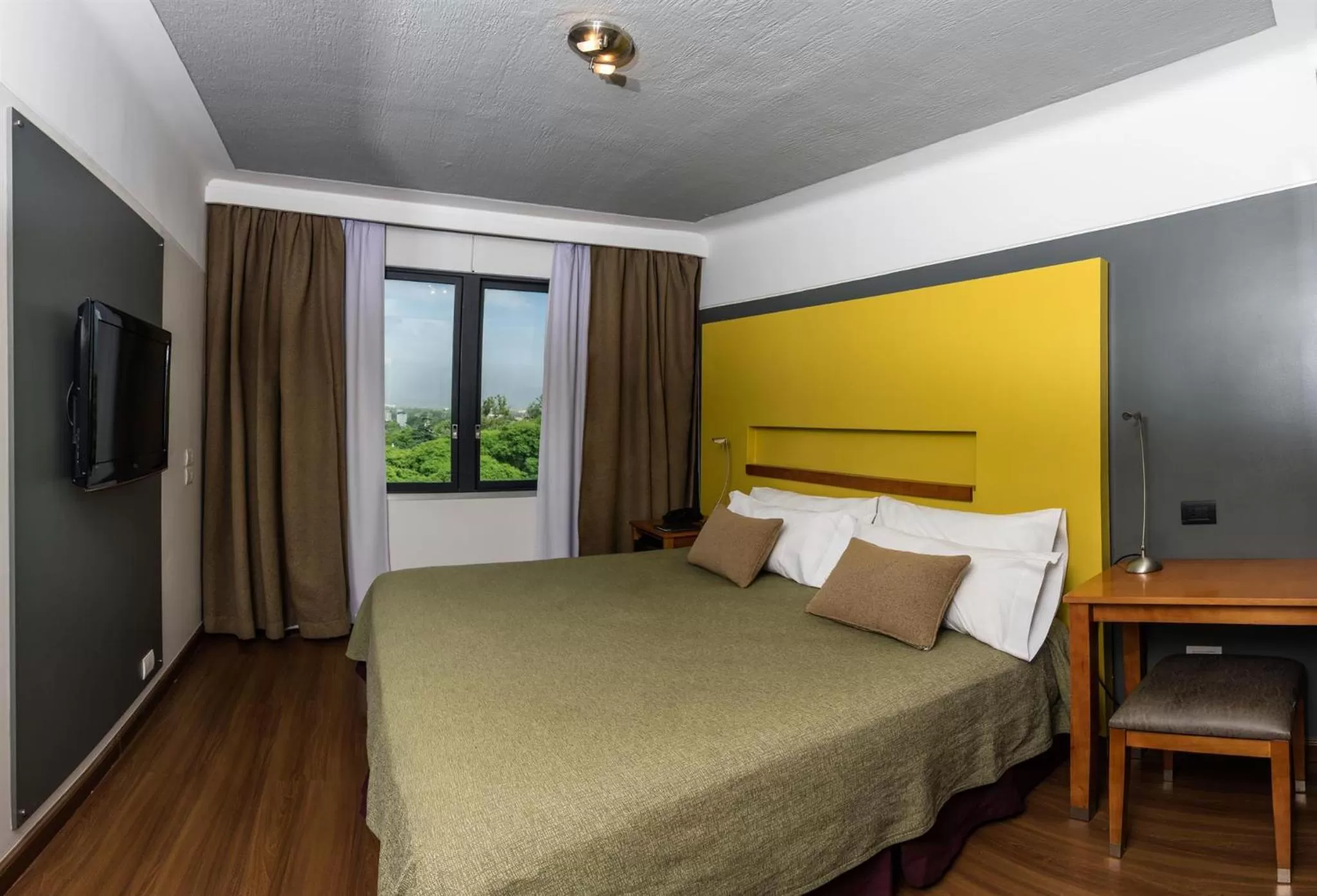 Bedroom, Bed in Hotel Raices Aconcagua