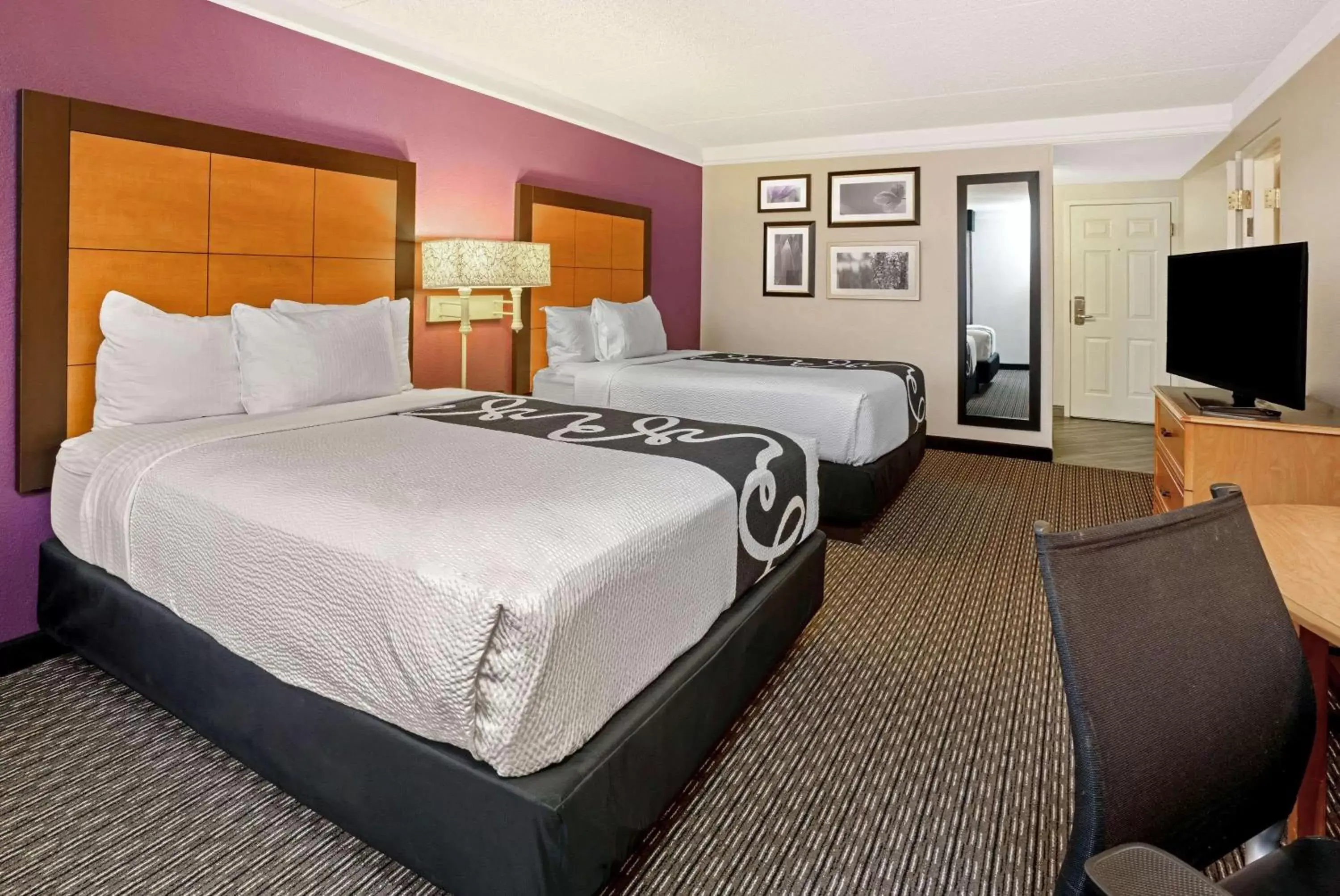 Deluxe Suite with Two Double Beds - Mobility Access/Non-Smoking in La Quinta by Wyndham Tacoma - Seattle Deluxe Suite with Two Double Beds - Mobility Access/Non-Smoking in La Quinta by Wyndham Tacoma - Seattle