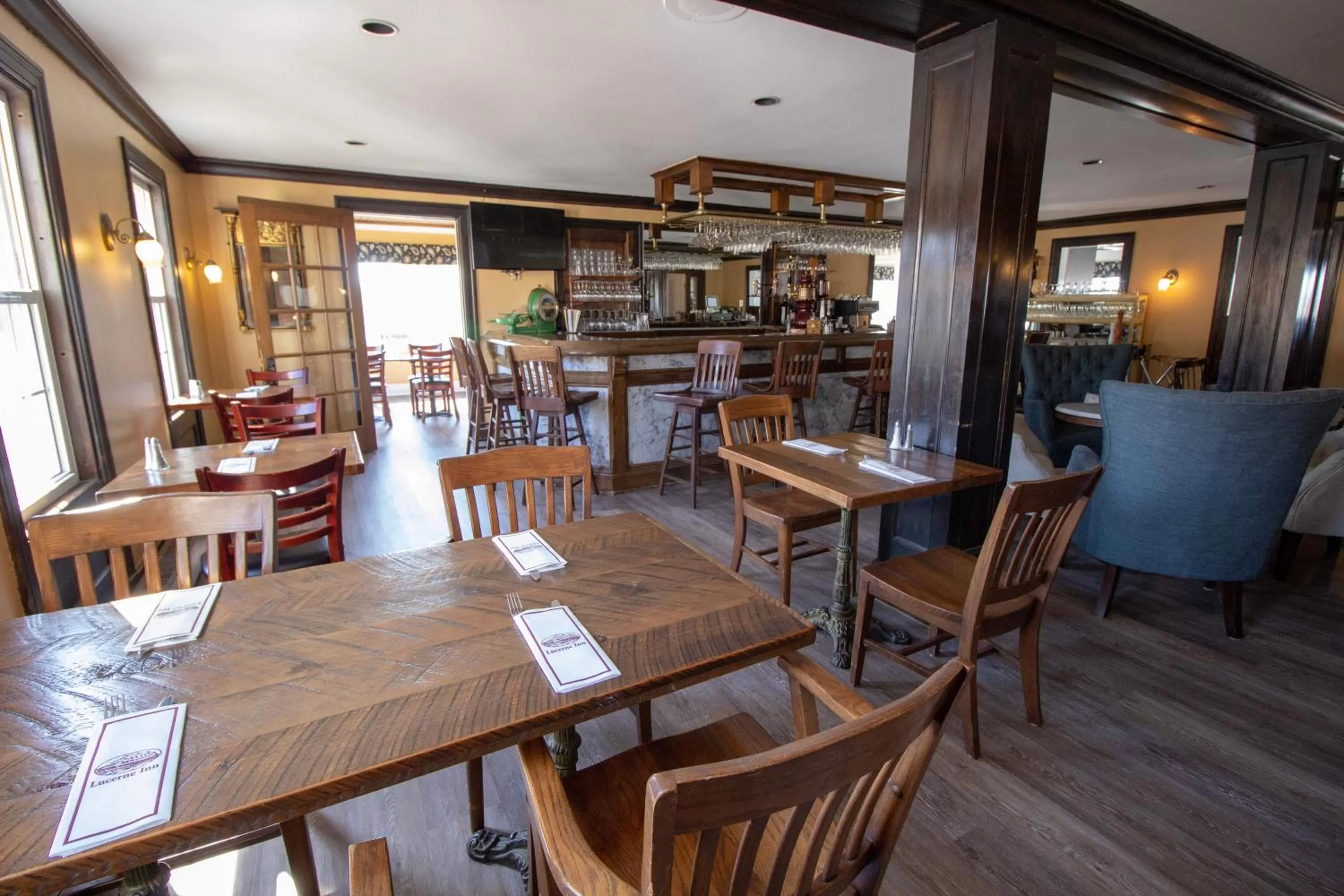 Restaurant/Places to Eat in The Lucerne Inn