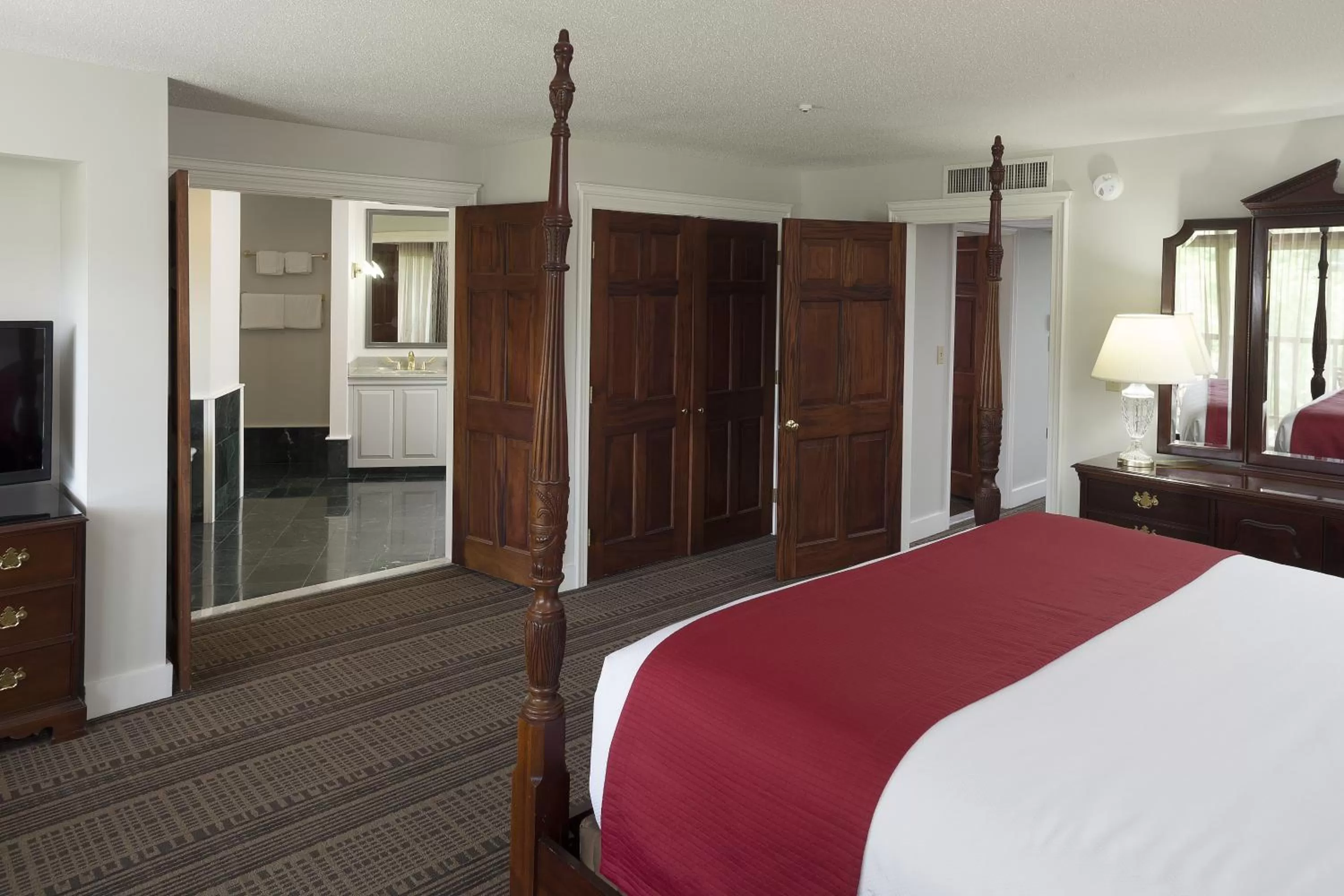 Bed in Fairbanks Inn