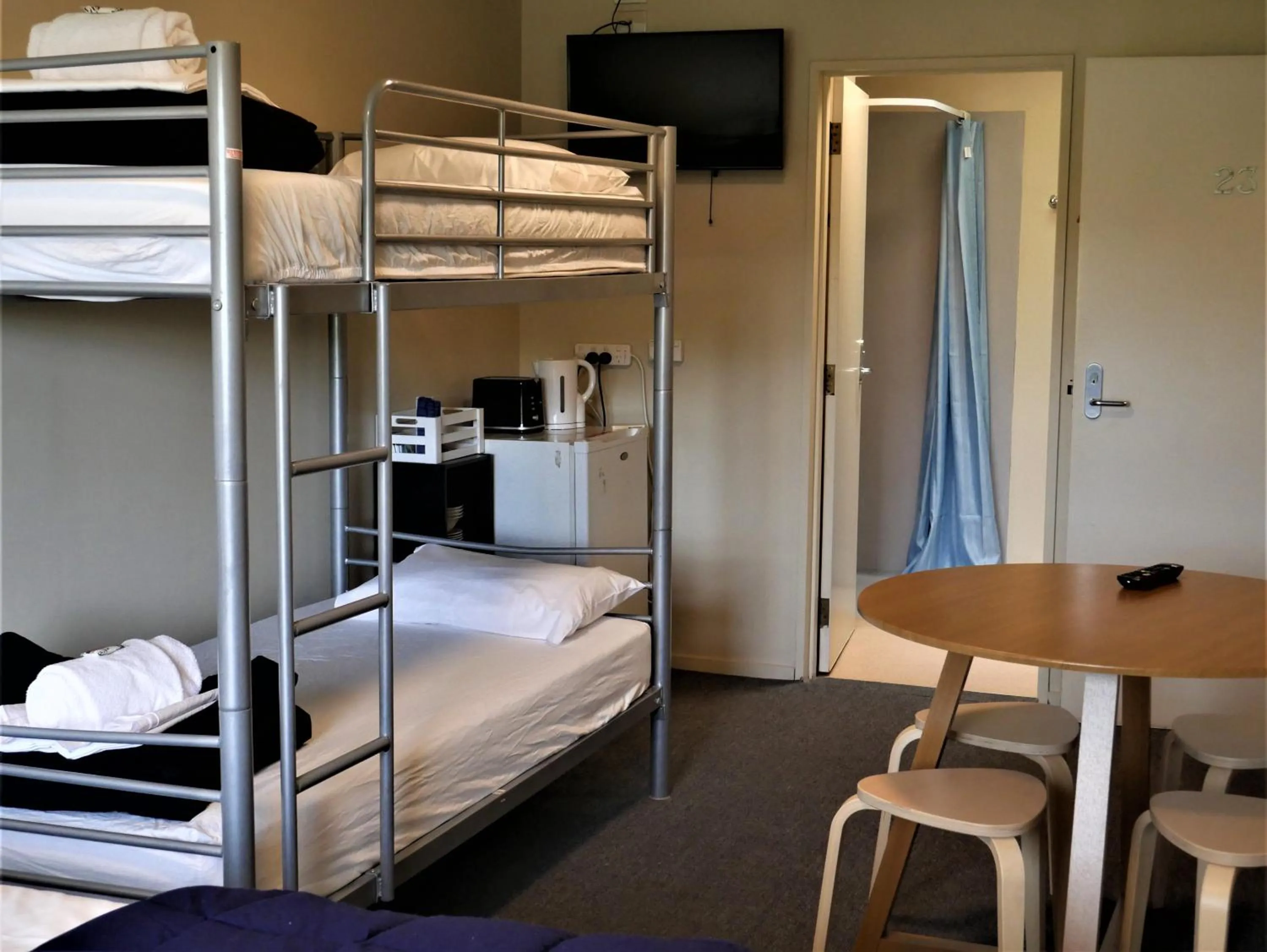 Bathroom, Bed in Kaiteri Lodge