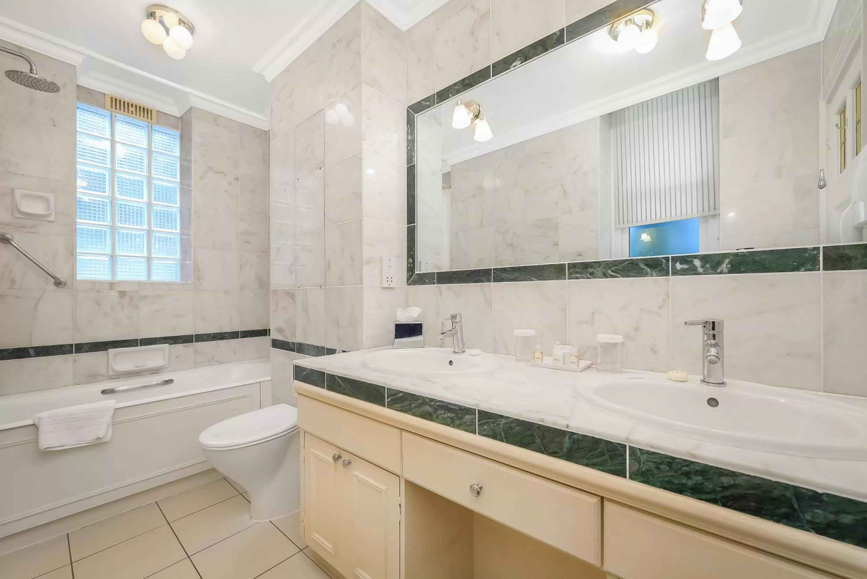 Bathroom in 44 Curzon Street by Mansley