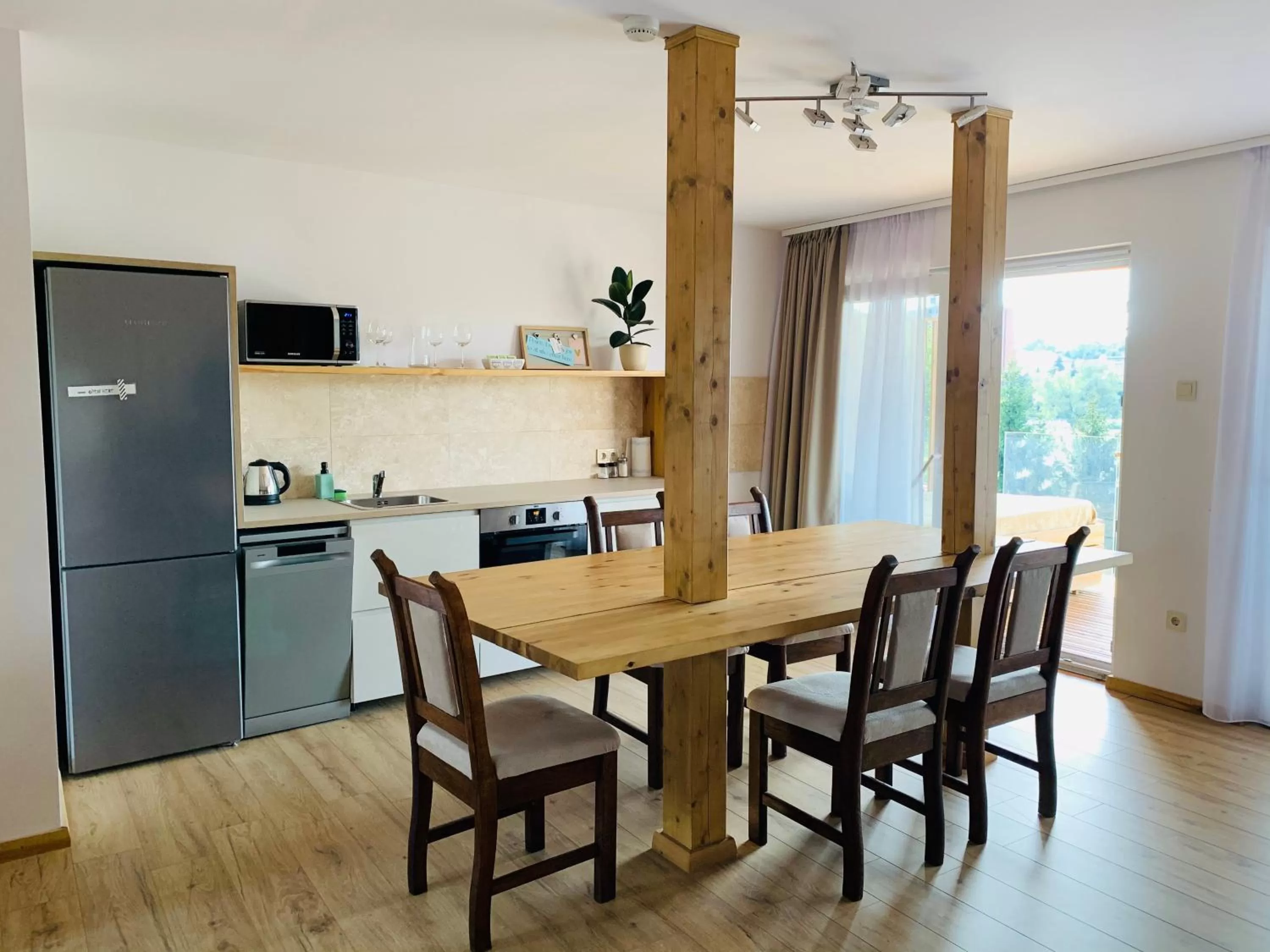 Kitchen or kitchenette, Dining Area in Egria Apartments