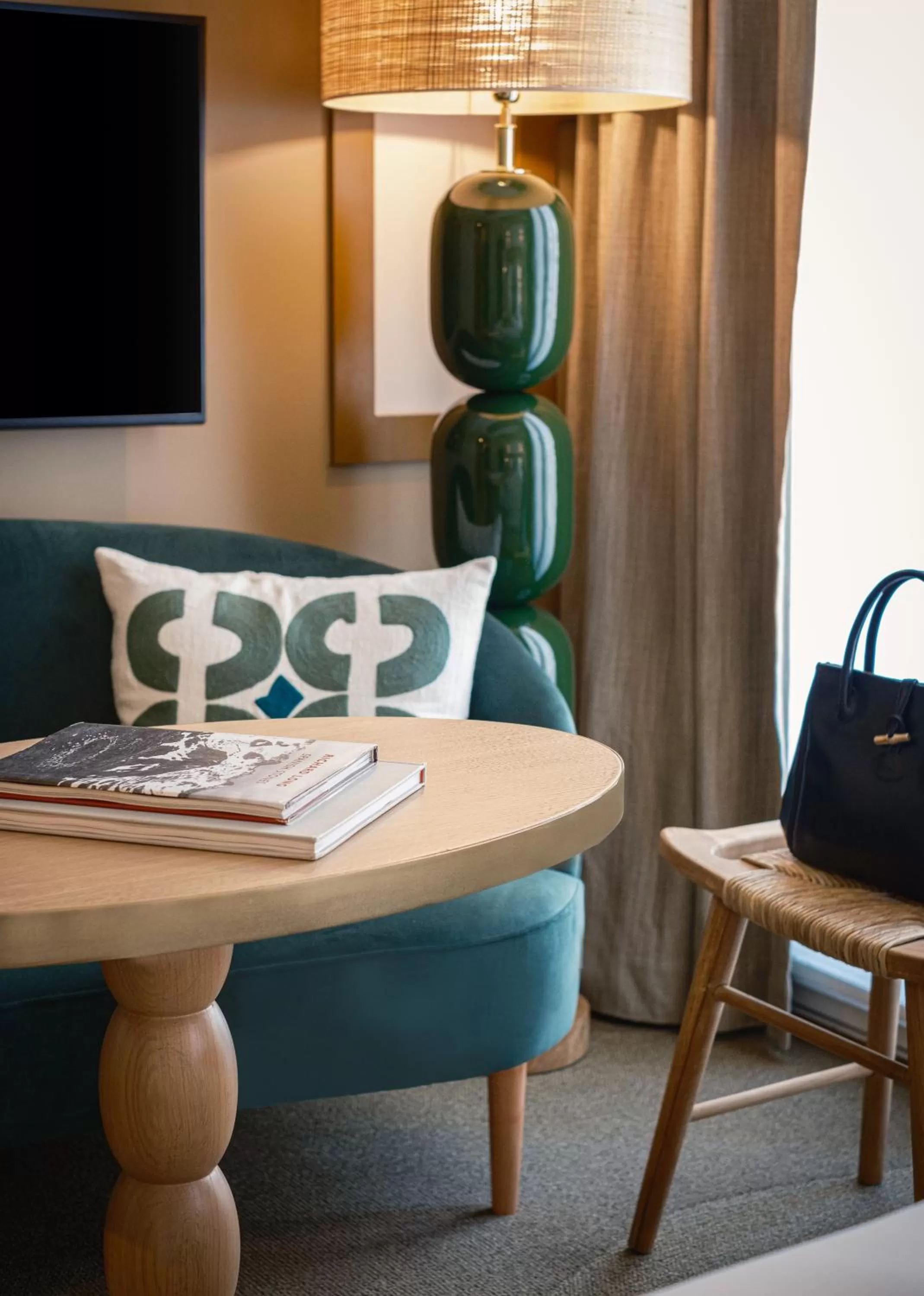 Living room in Hôtel Le Monna Lisa by Inwood Hotels