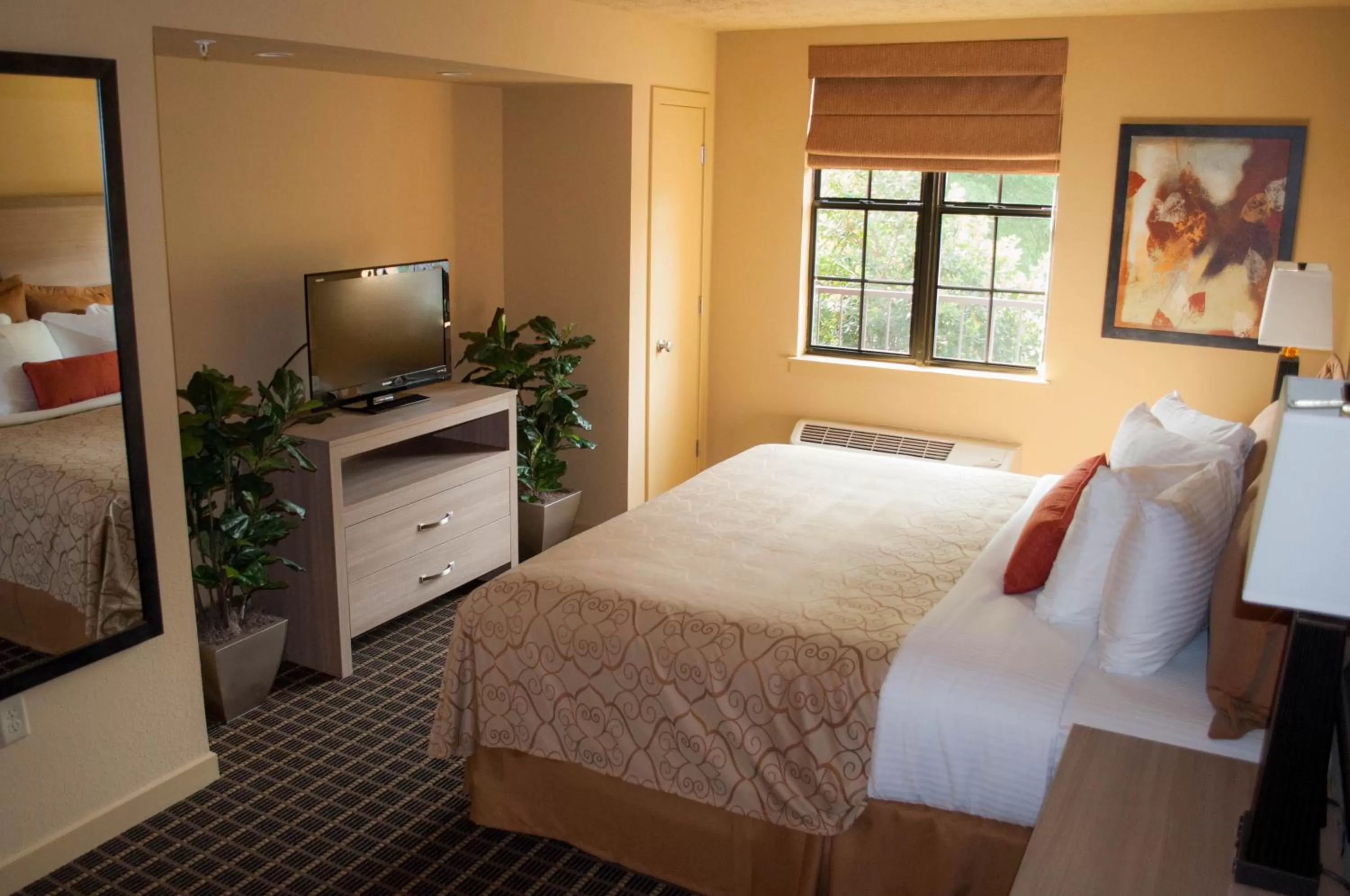 Day, Bed in Patriots Inn