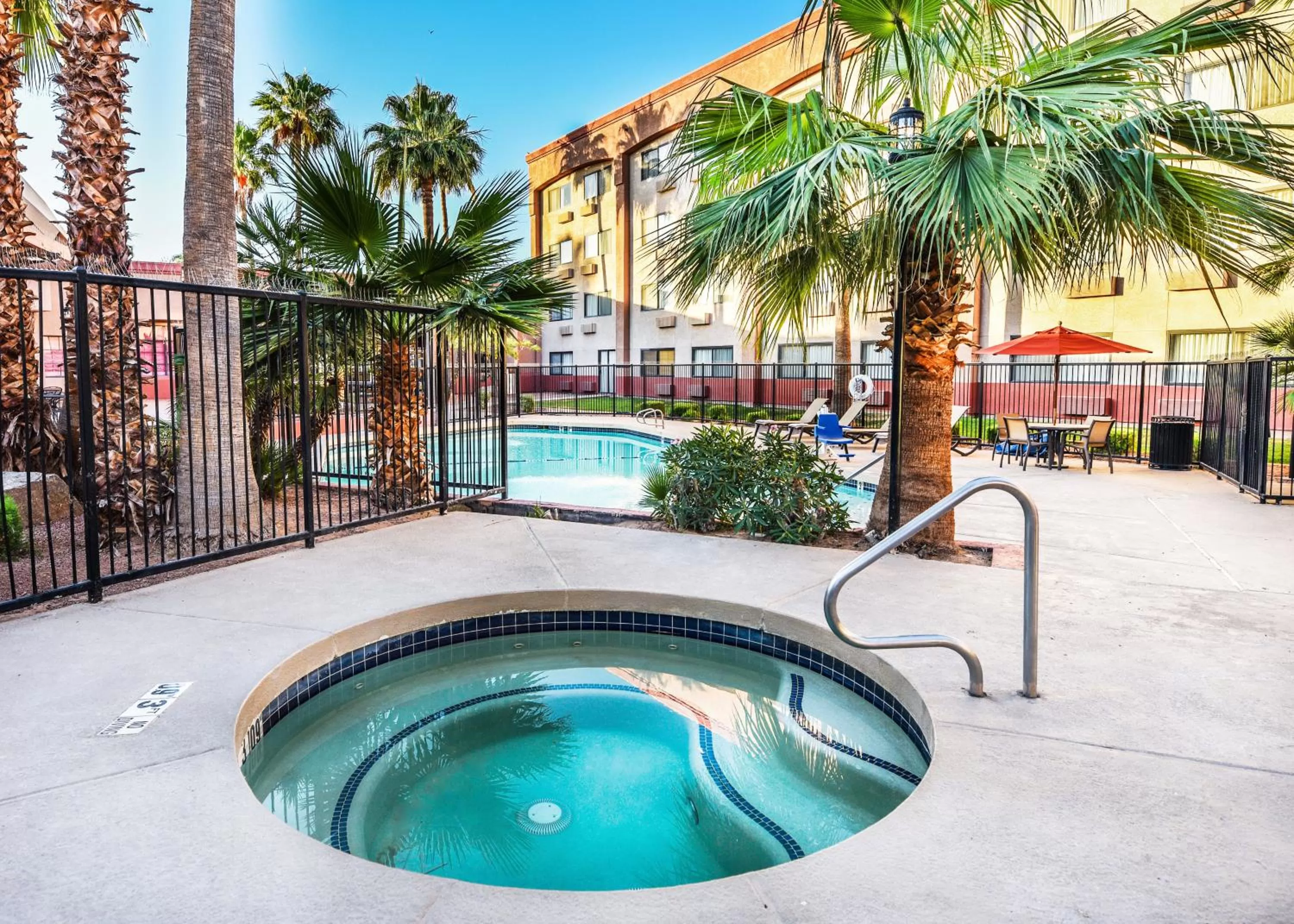 Swimming pool in Radisson Hotel Casa Grande
