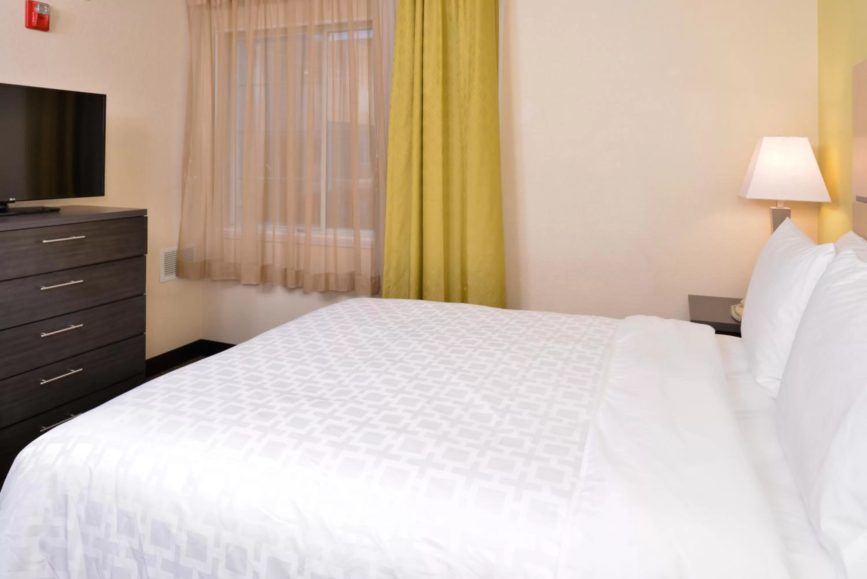 One-Bedroom Suite in Candlewood Suites Austin-Round Rock by IHG