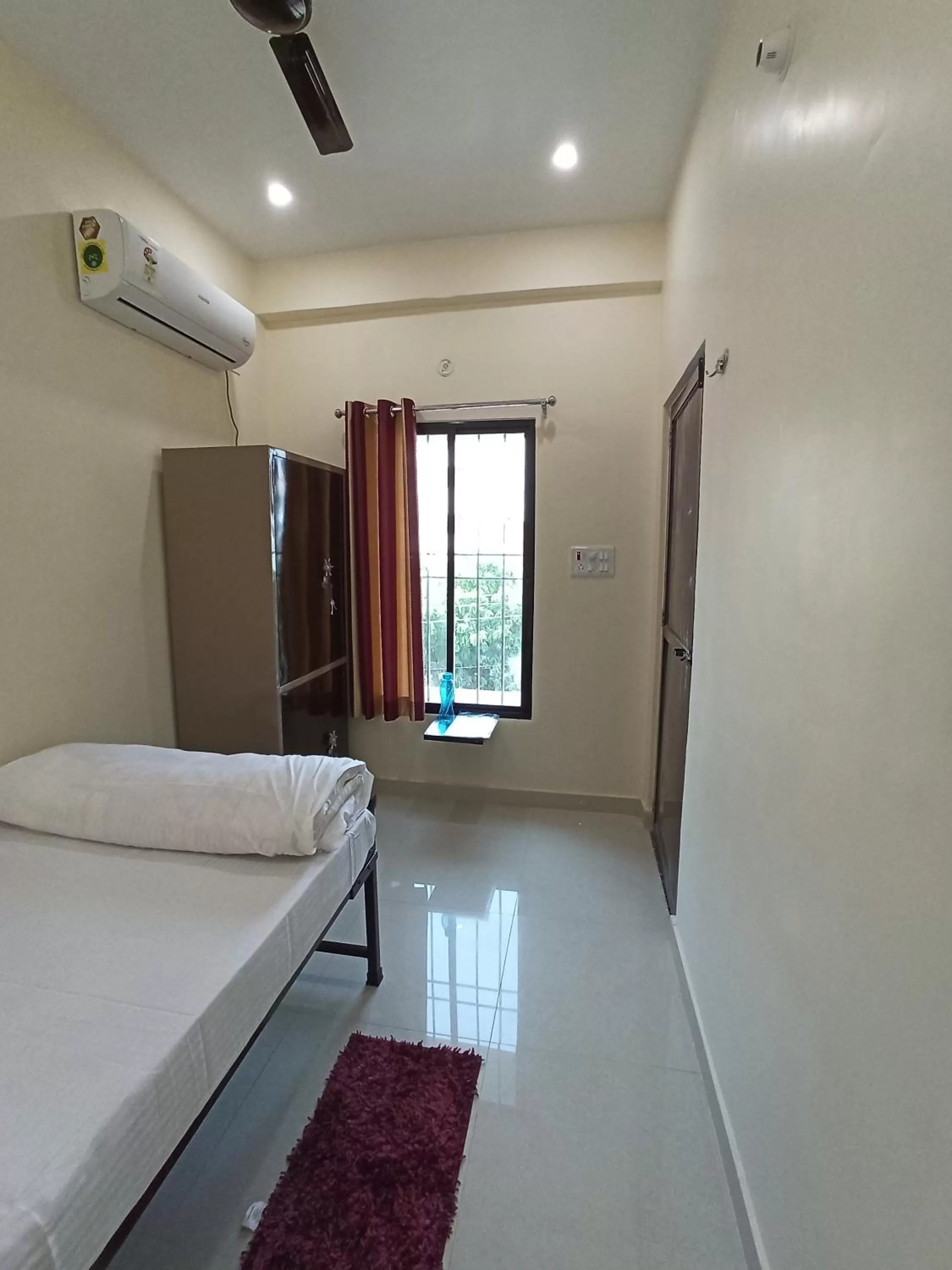 Bed in Saraswati Palace