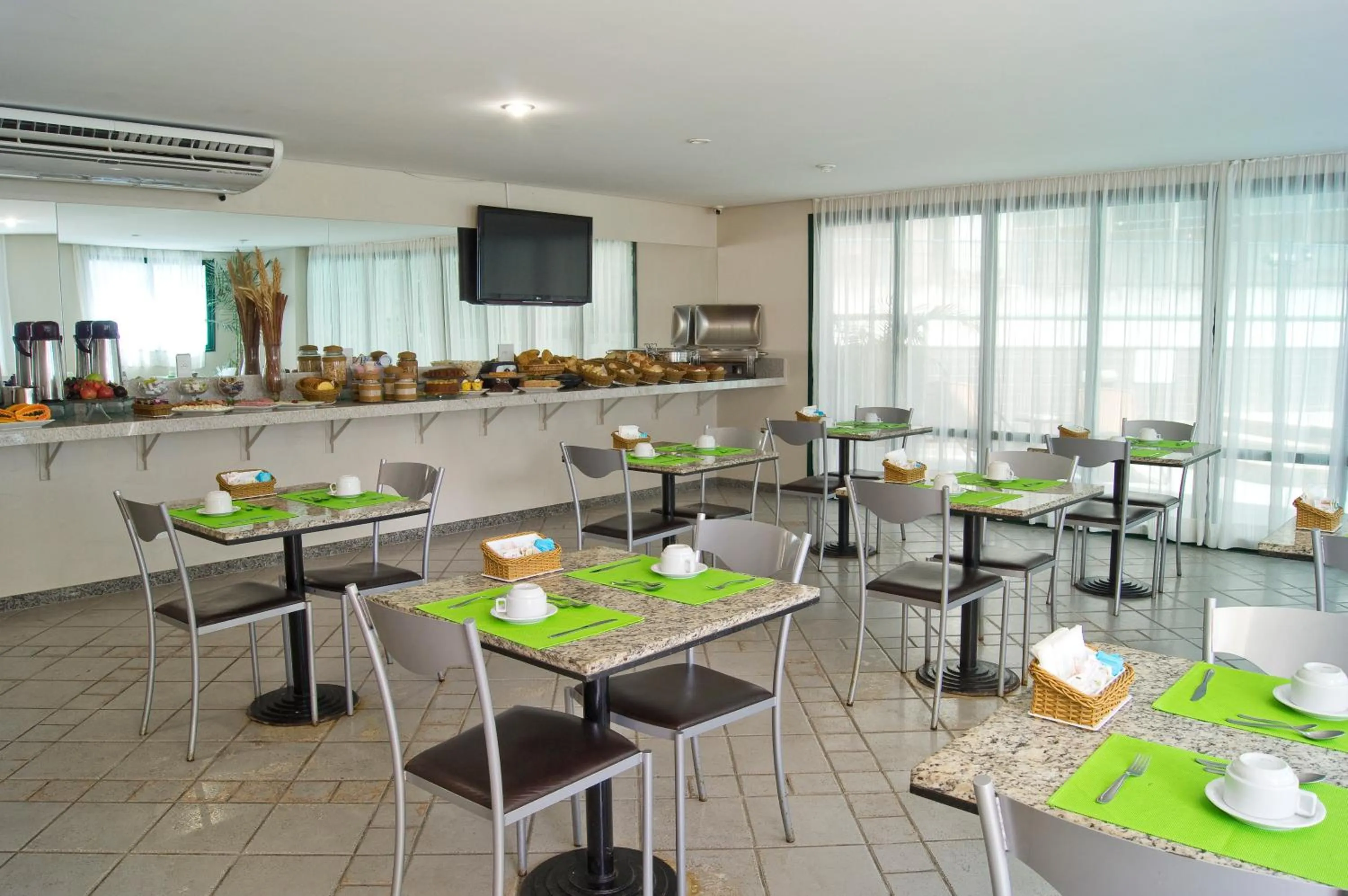 Restaurant/places to eat in Hotel Costa Victória