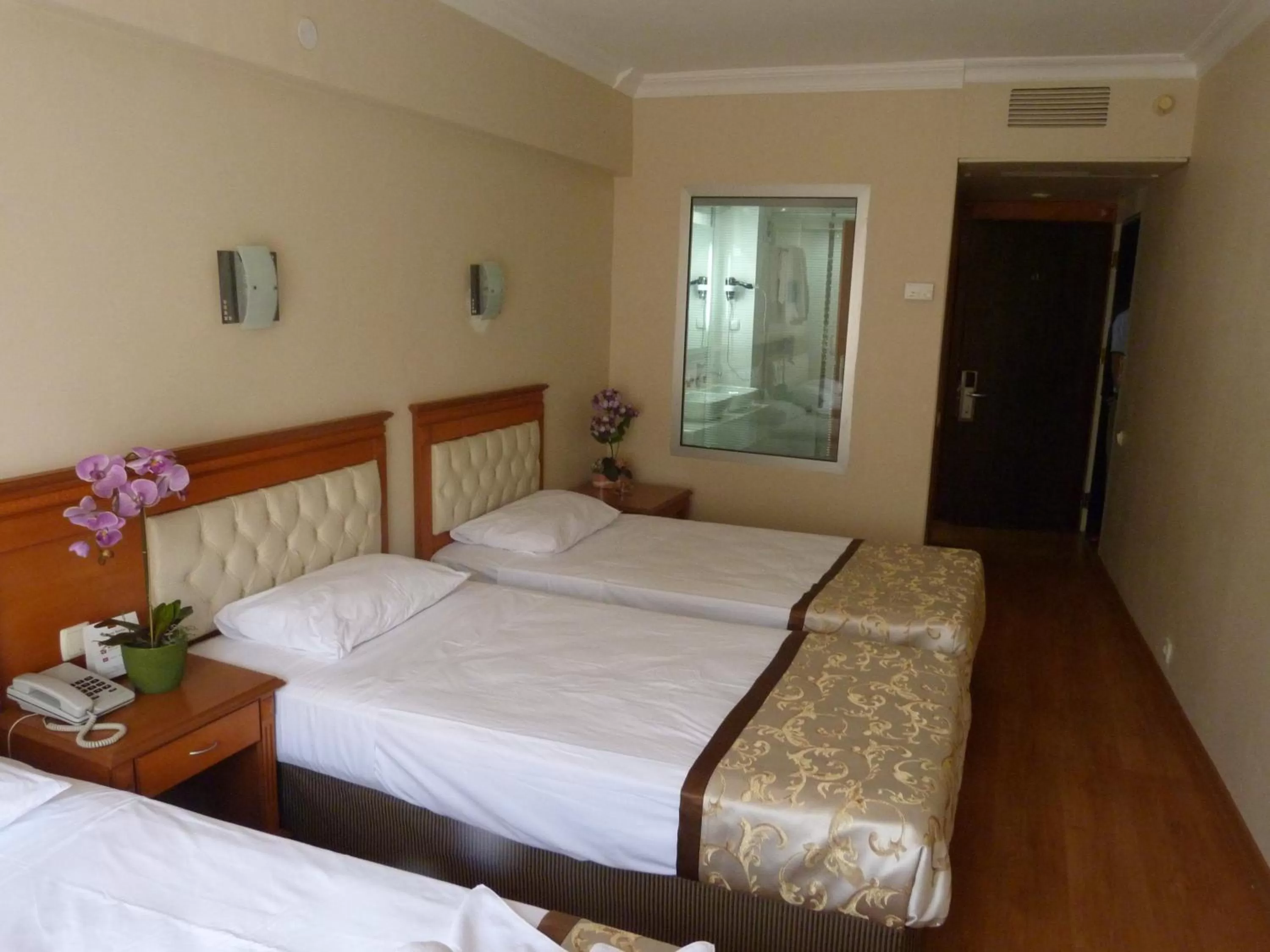 Photo of the whole room, Bed in Prestige Hotel Old City