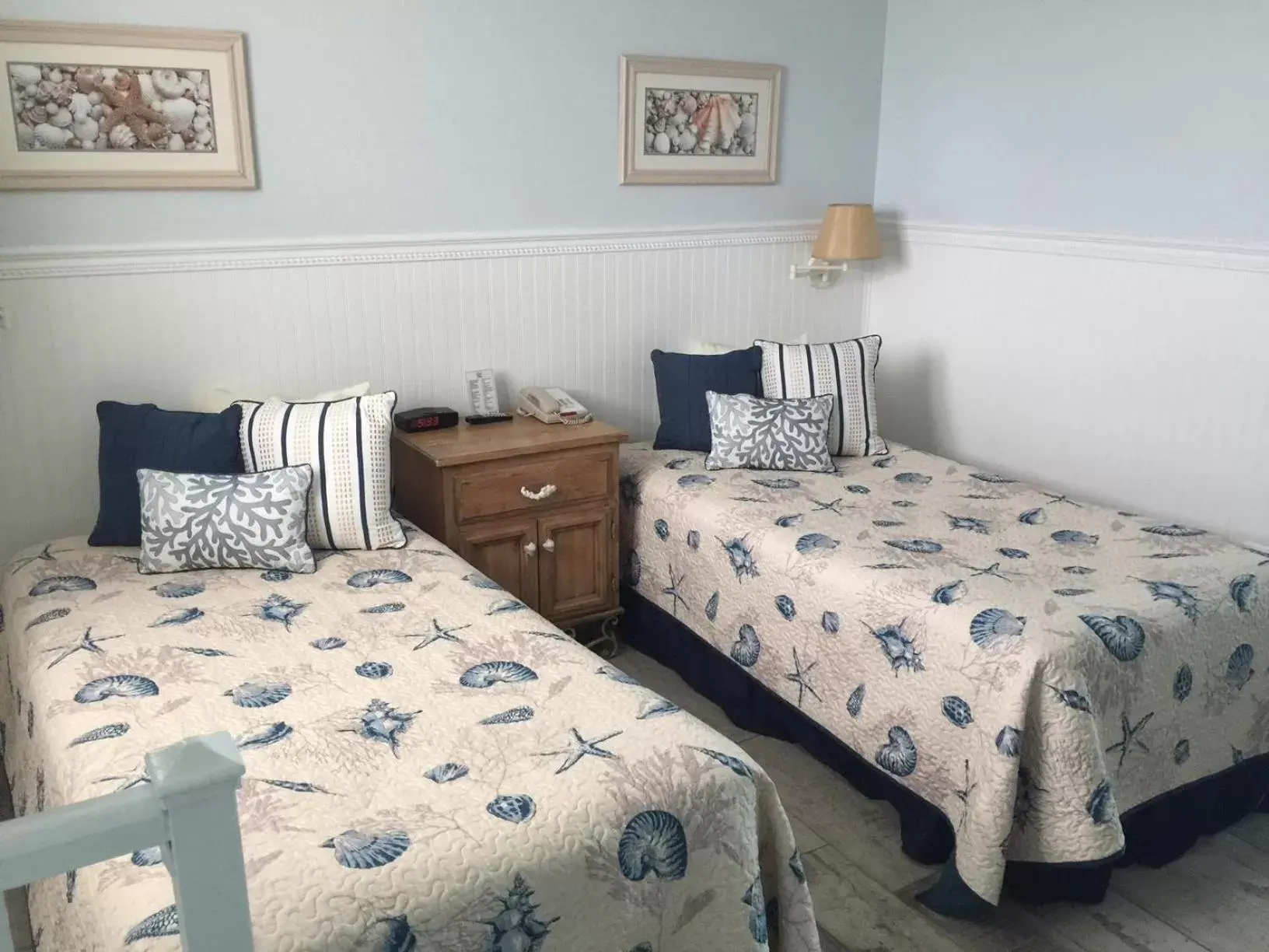 2 Twin Beds 3rd Floor Ocean Front in Tuckaway Shores Resort 2 Twin Beds 3rd Floor Ocean Front in Tuckaway Shores Resort