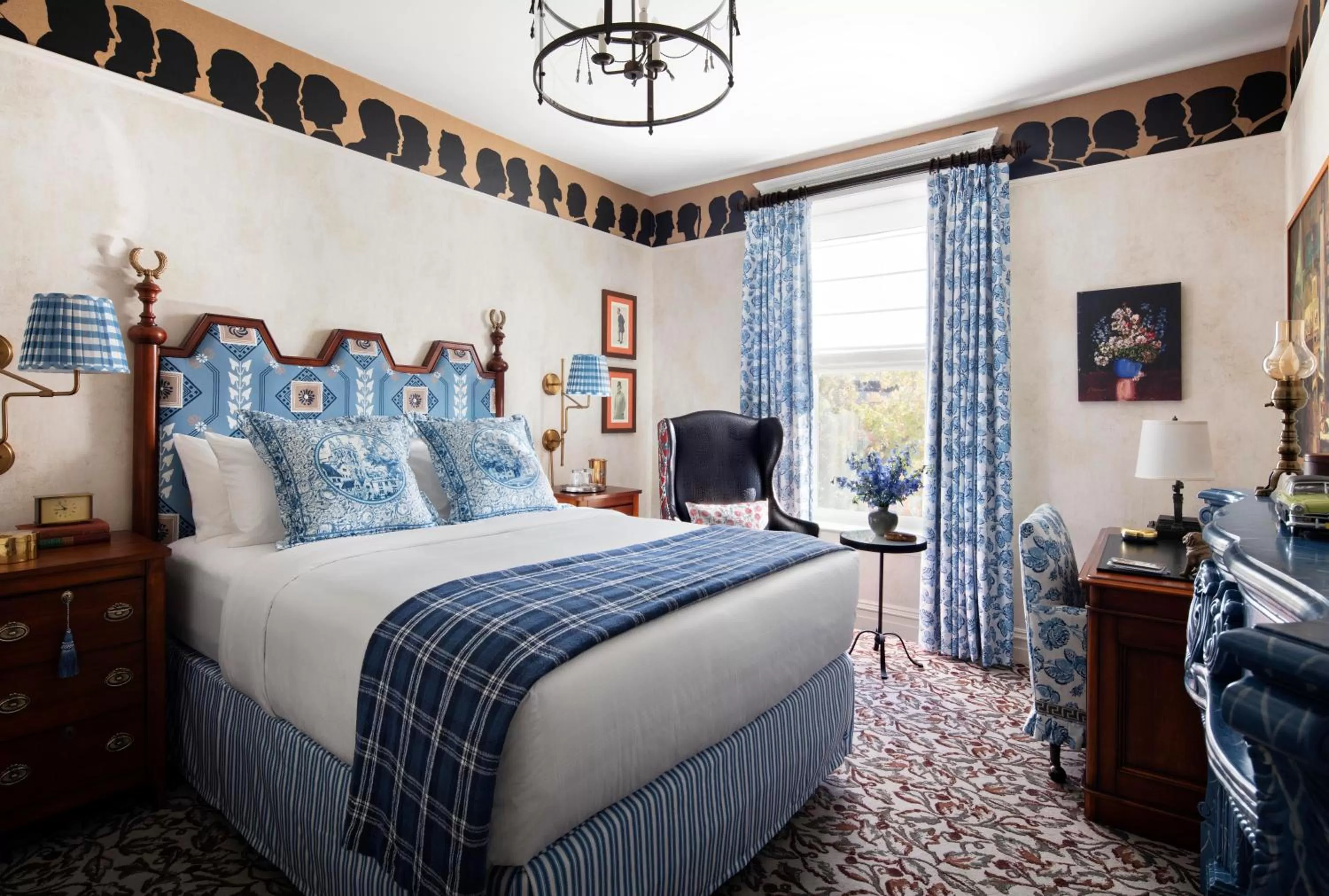 Photo of the whole room, Bed in Graduate by Hilton New Haven