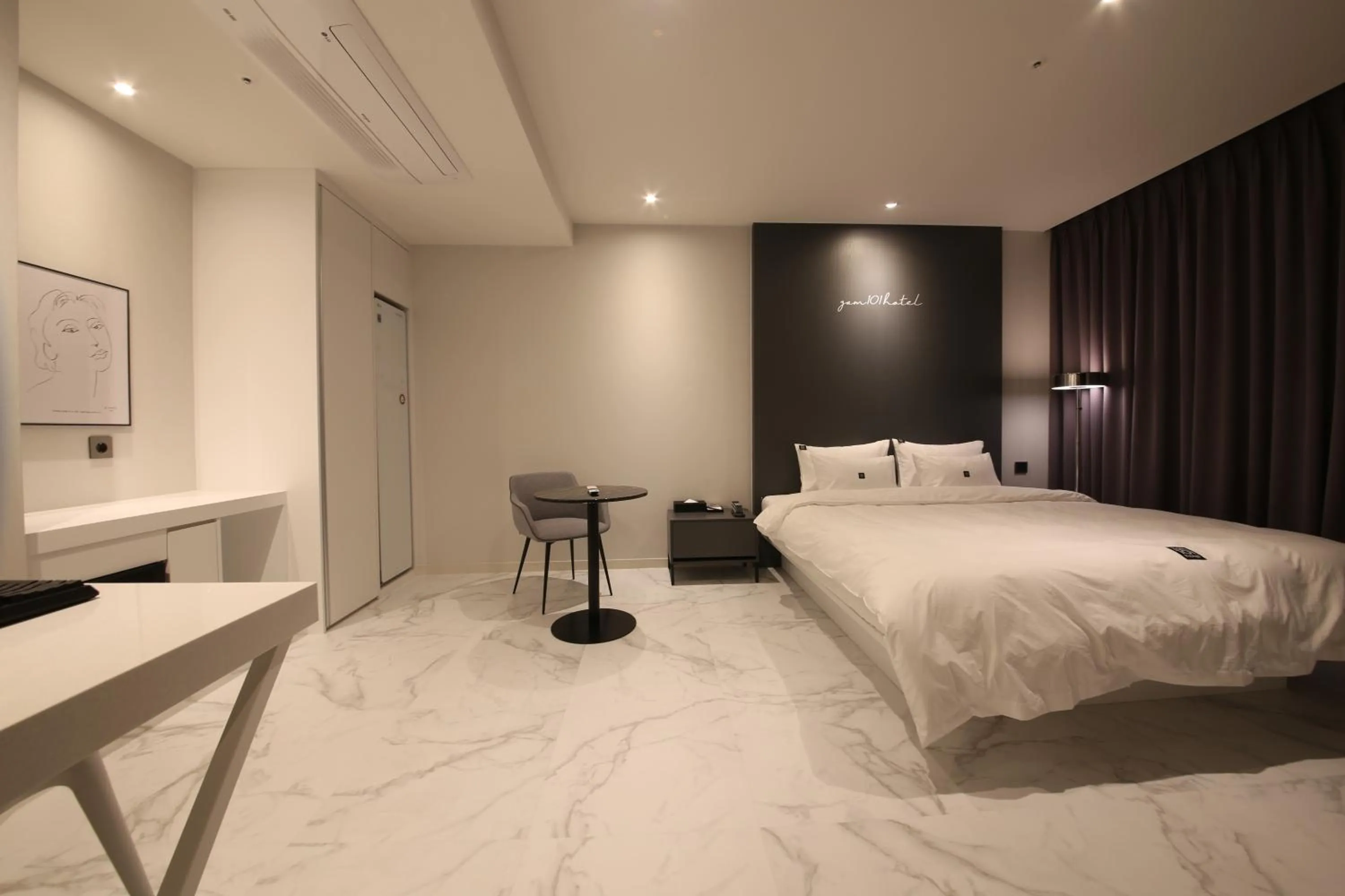 Bed in Zam101 Hotel Gimhae