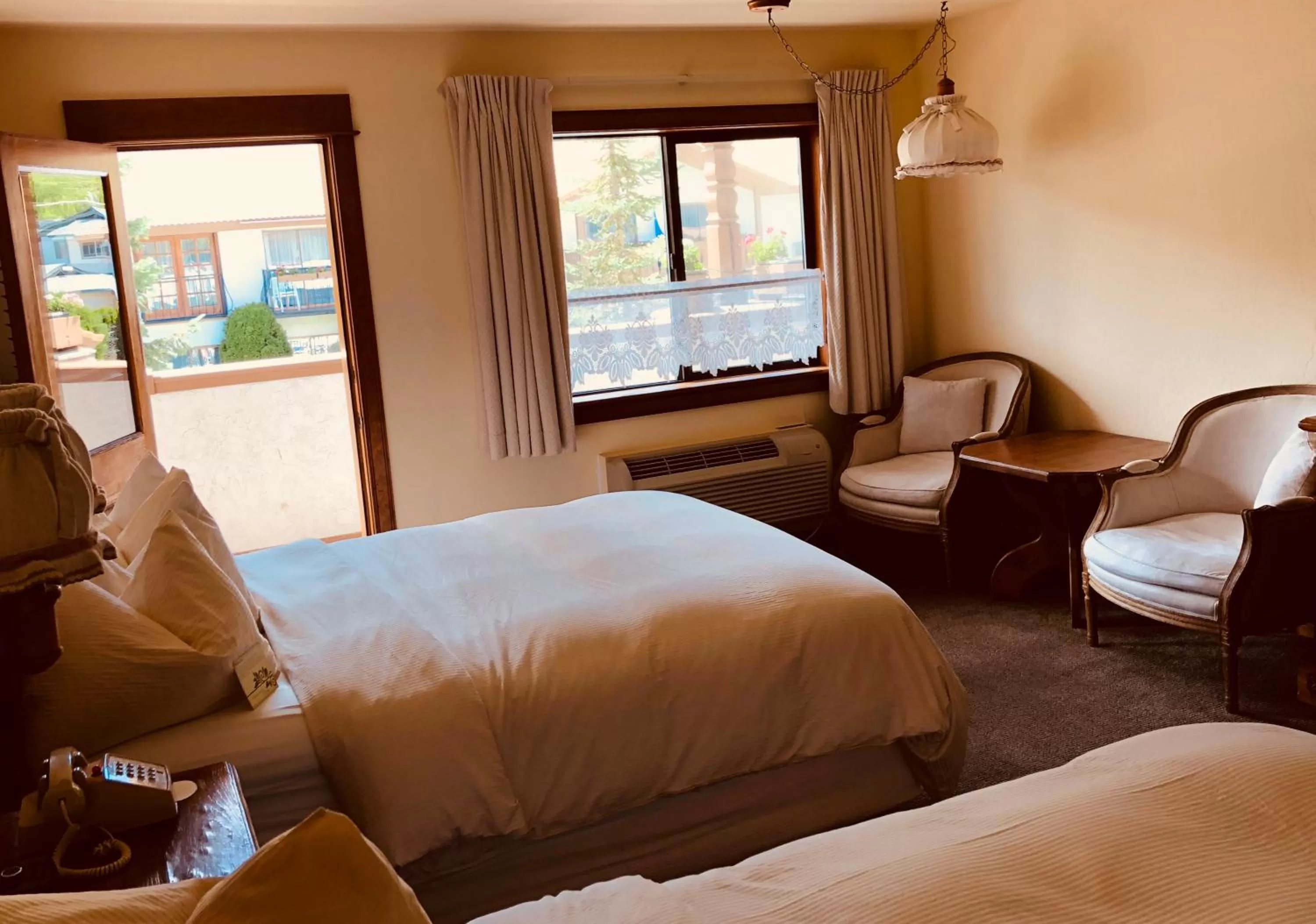 Photo of the whole room, Bed in Enzian Inn