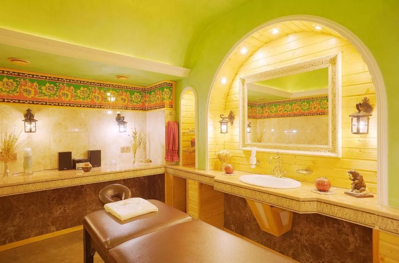 Bathroom in Boutique Hotel Traditional