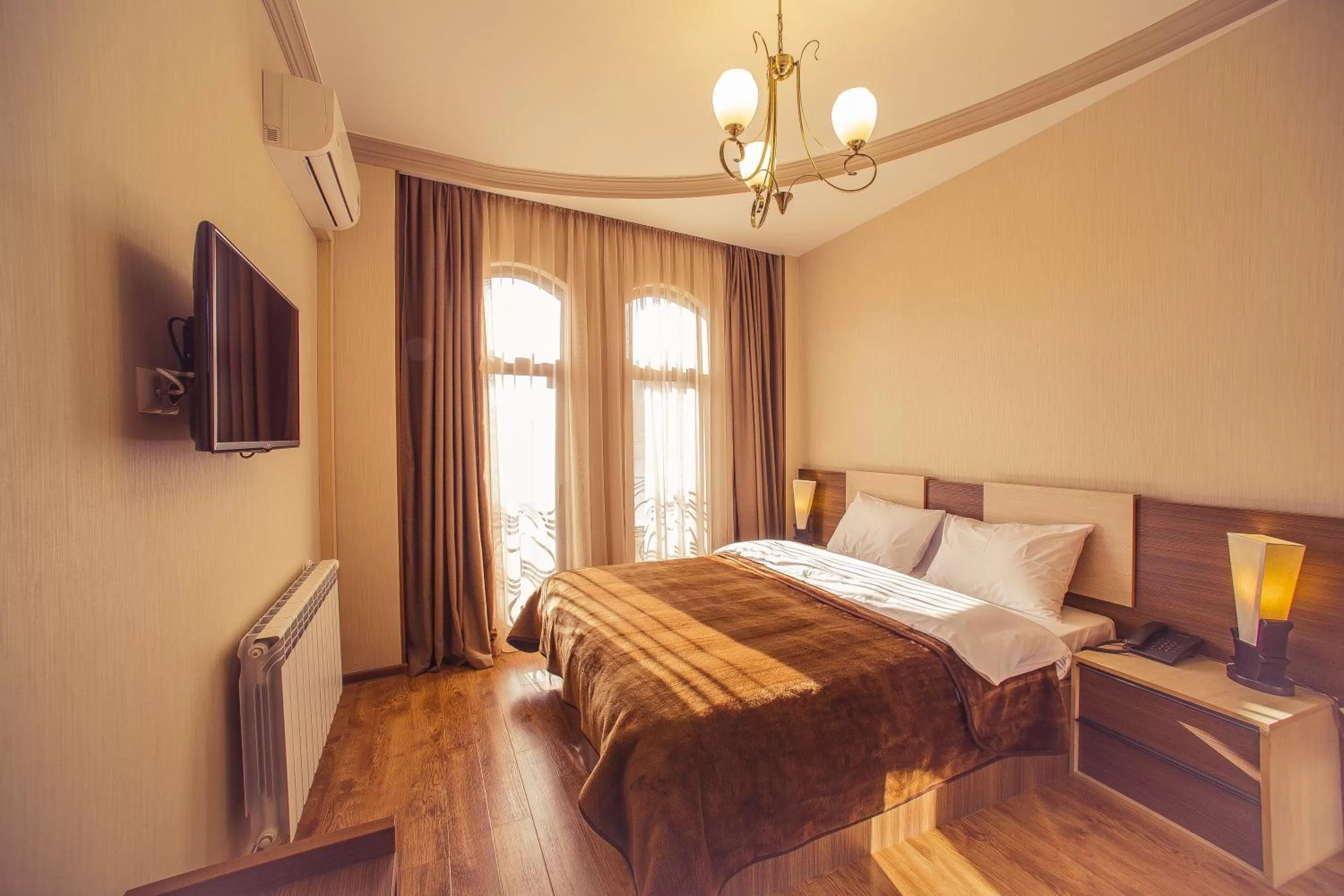 Photo of the whole room, Bed in Royal Venezia Hotel