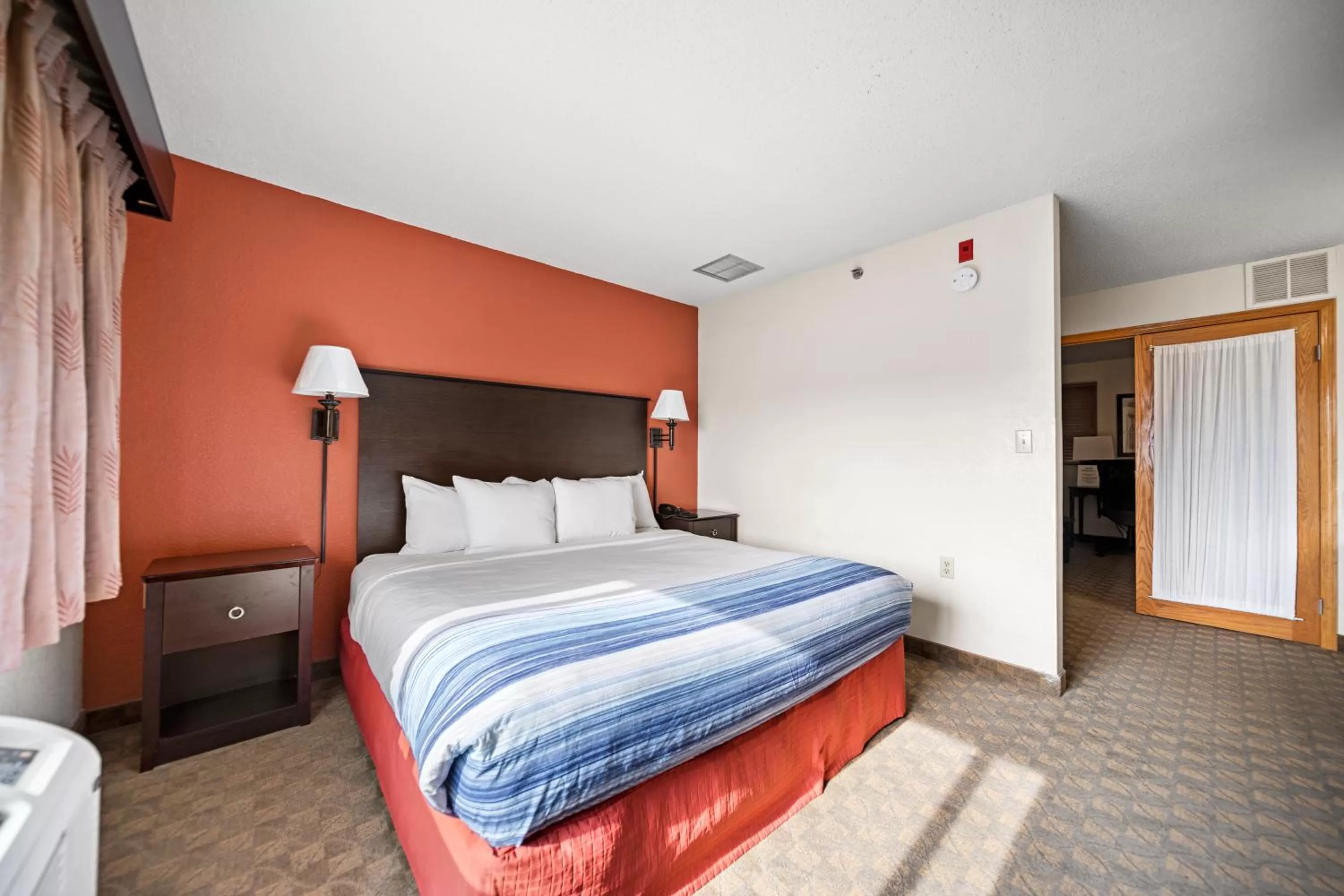 One-Bedroom Premier King Suite - Non-Smoking in AmericInn by Wyndham Ames