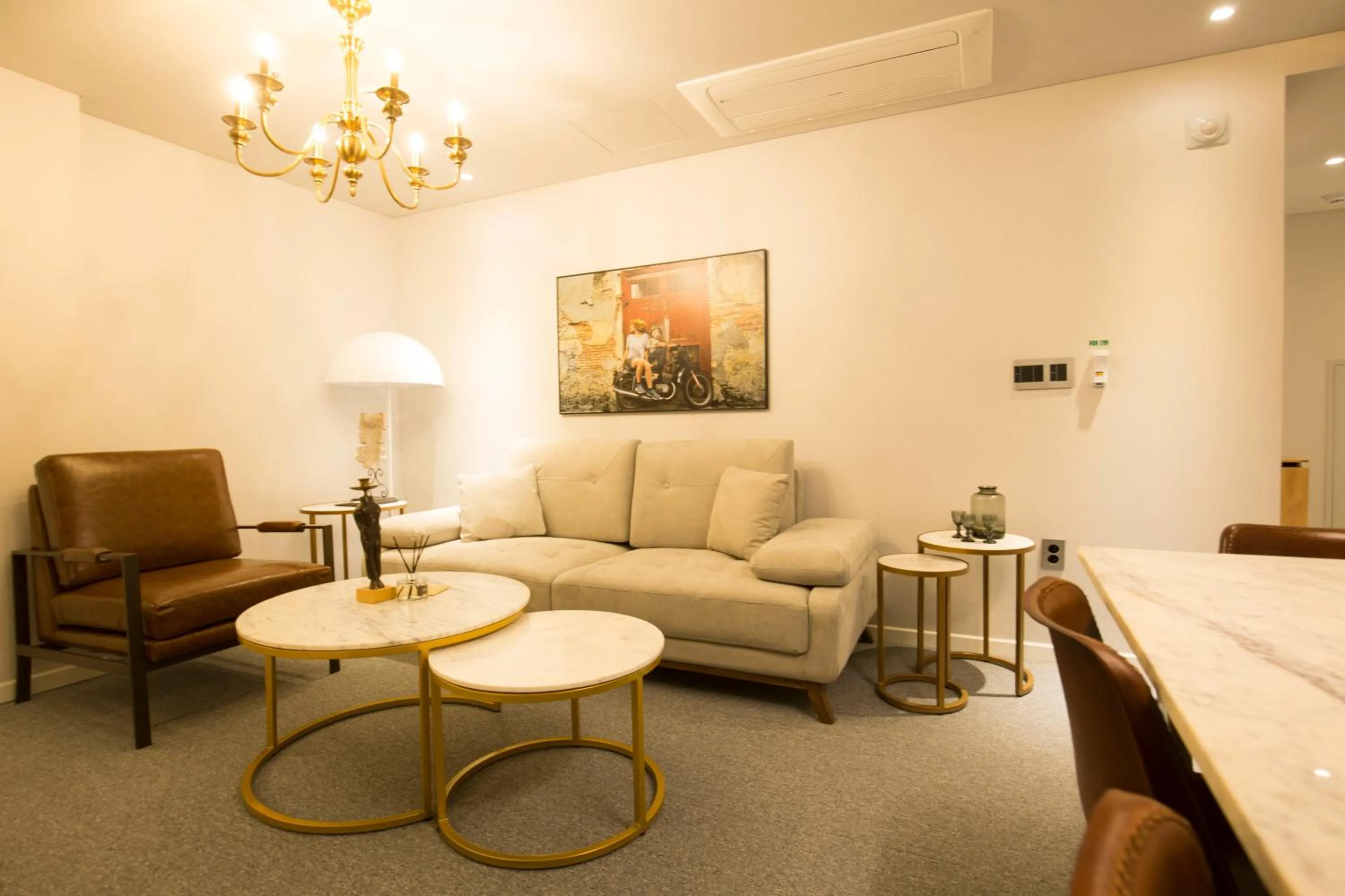 Living room, Seating Area in UH Suite The Jongno