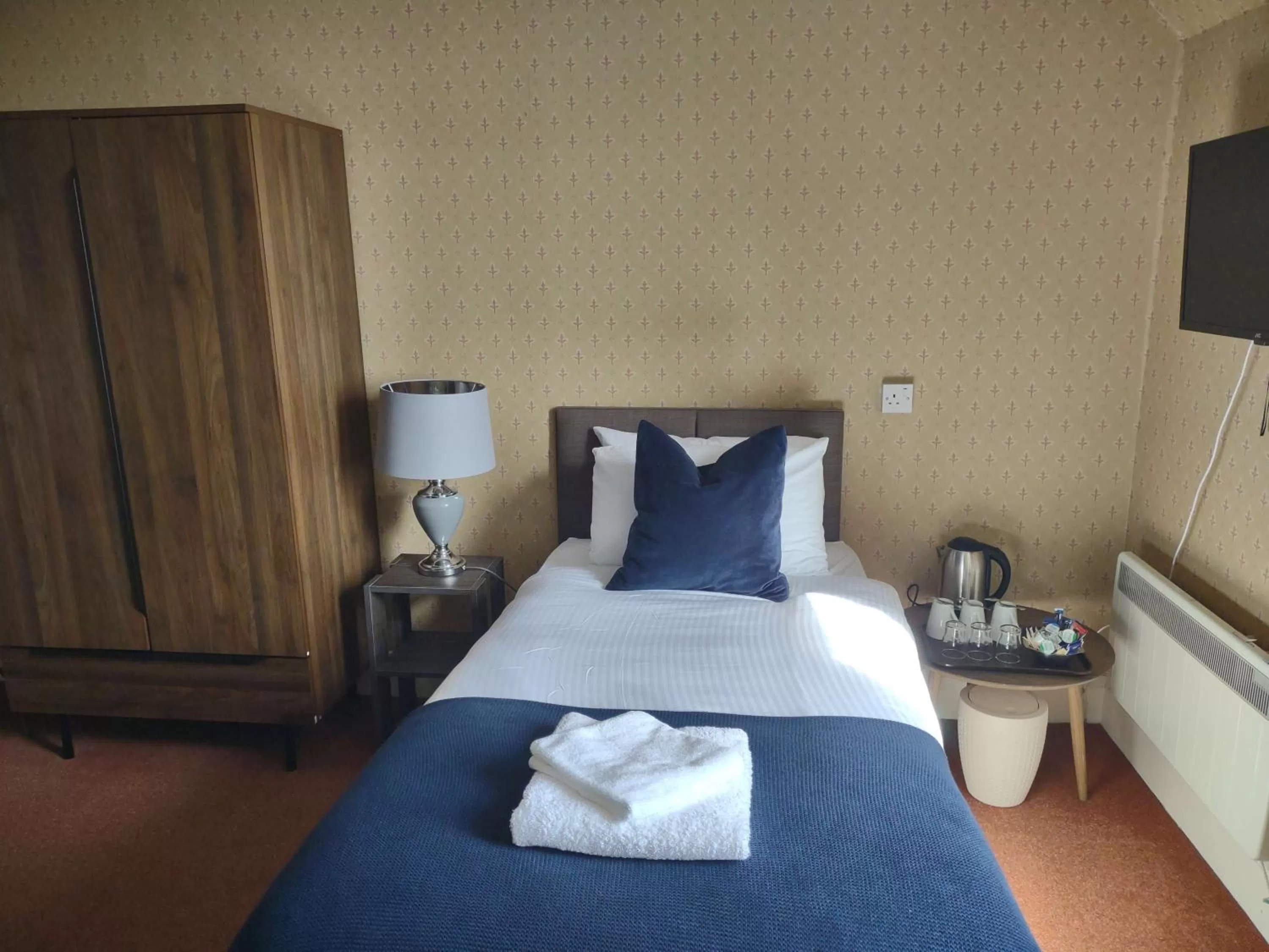 Bed in The Stromness Hotel