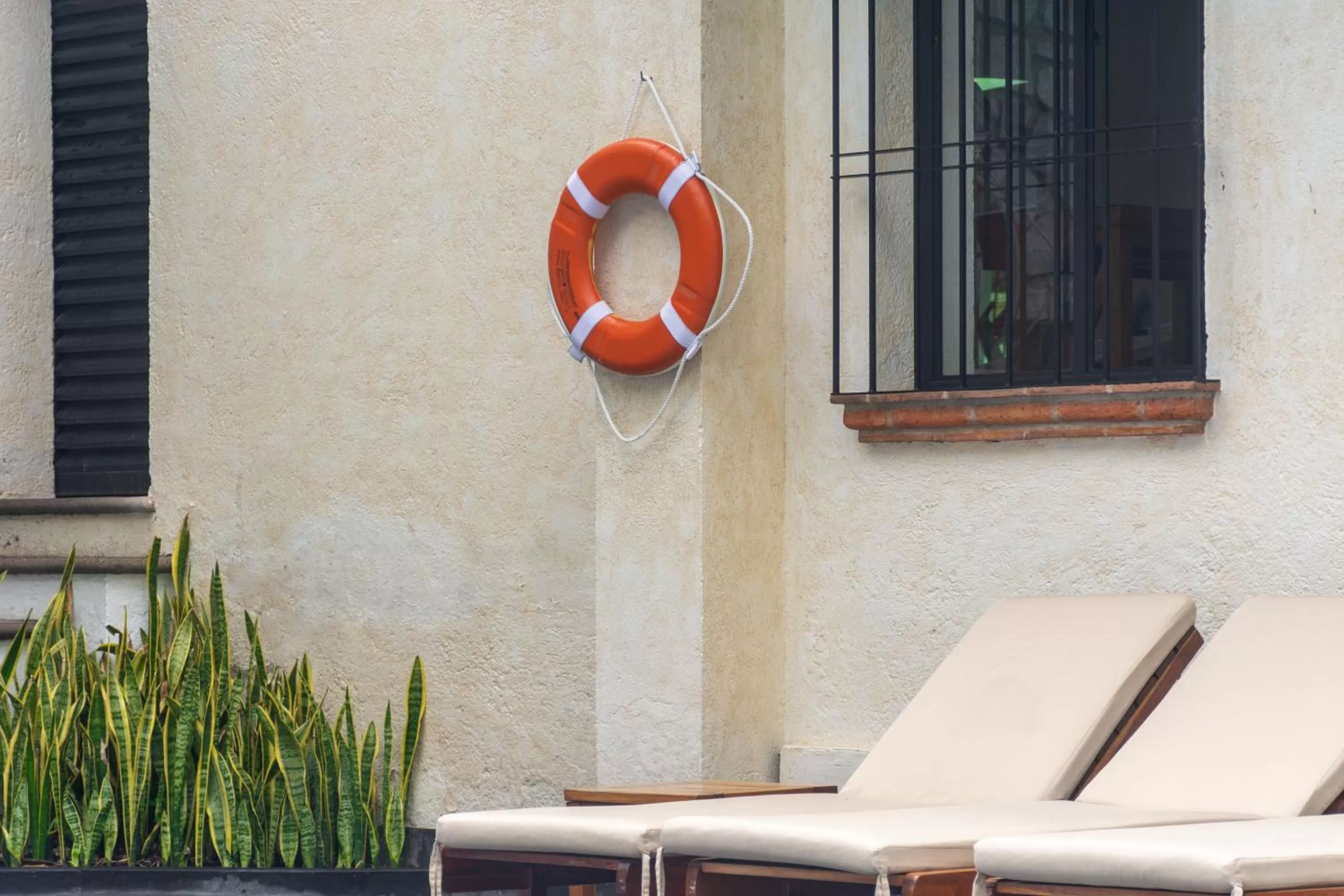 Decorative detail in Hotel Flamingo Inn