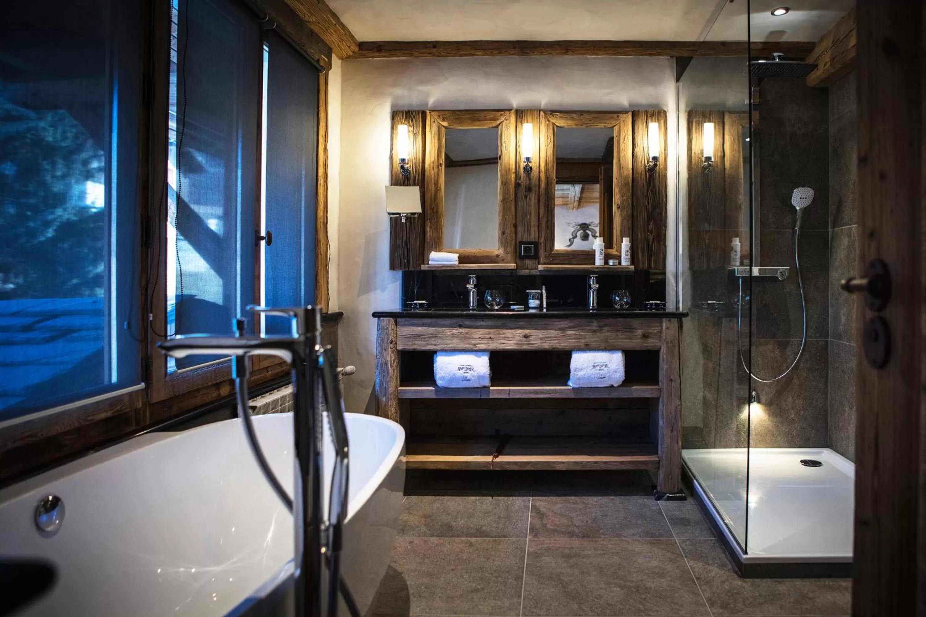 Bathroom in La Bouitte - Hôtel Relais & Châteaux