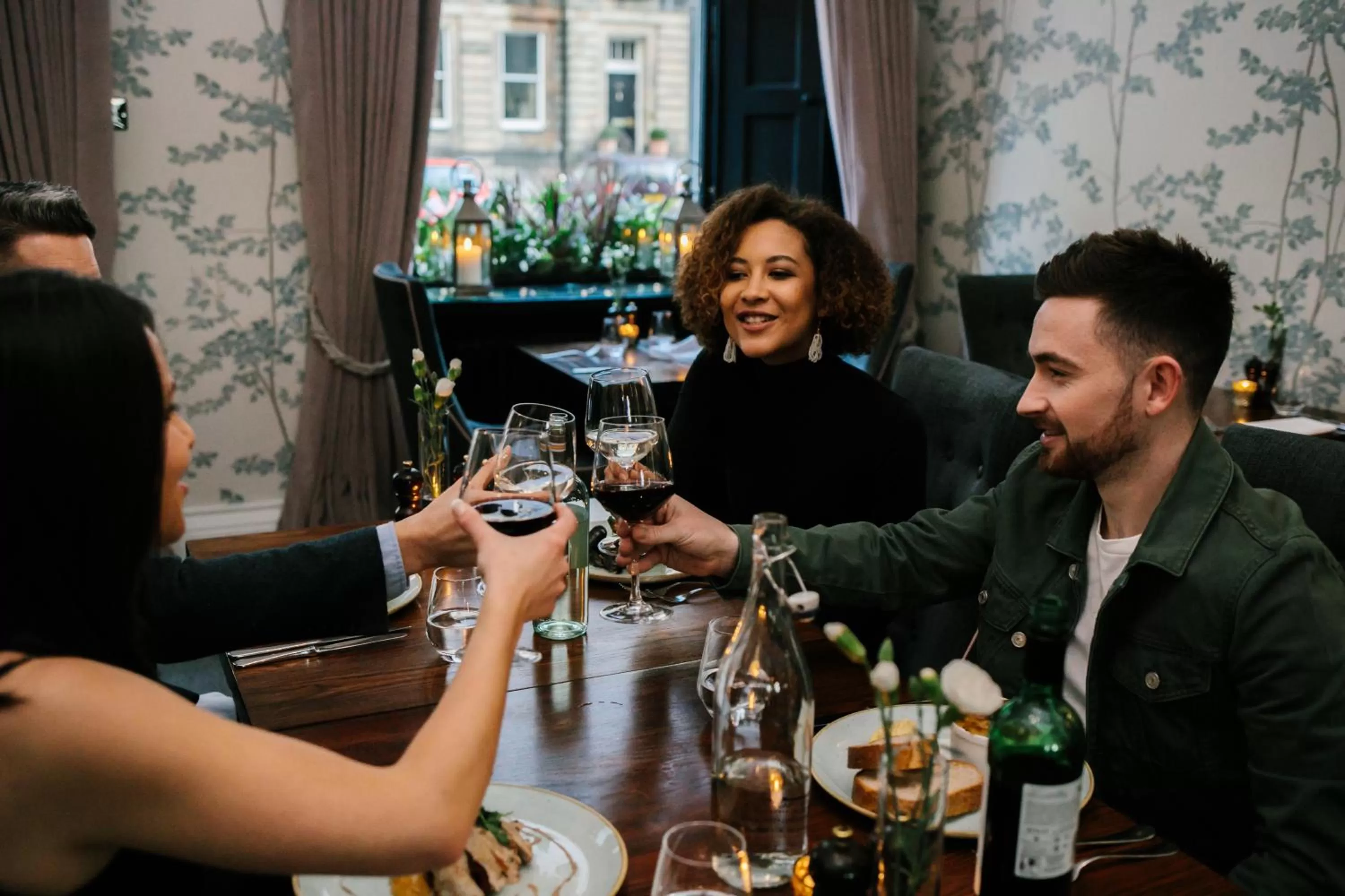 Restaurant/places to eat in Nira Caledonia