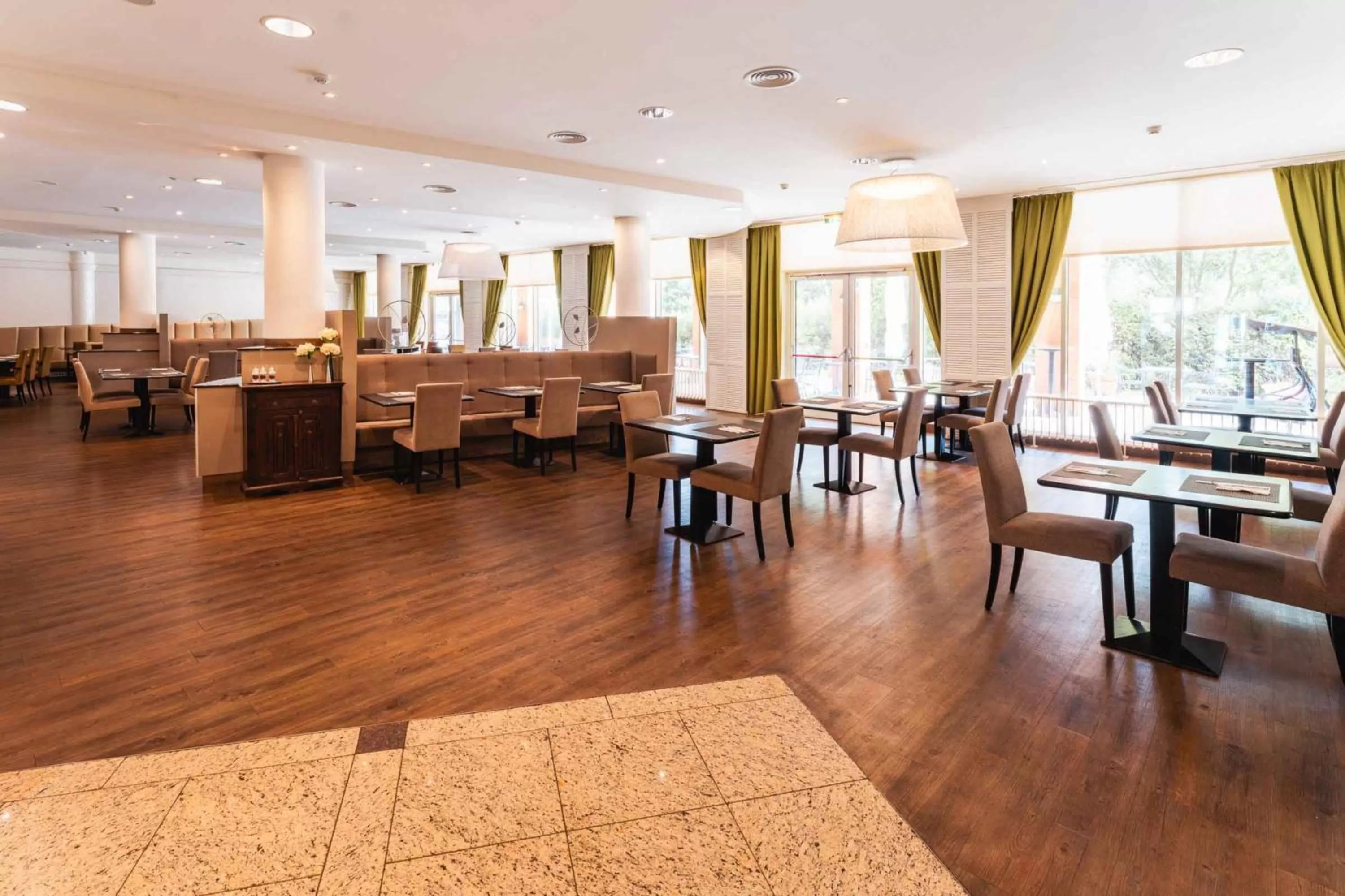 Restaurant/places to eat in PLAZA Premium Wien