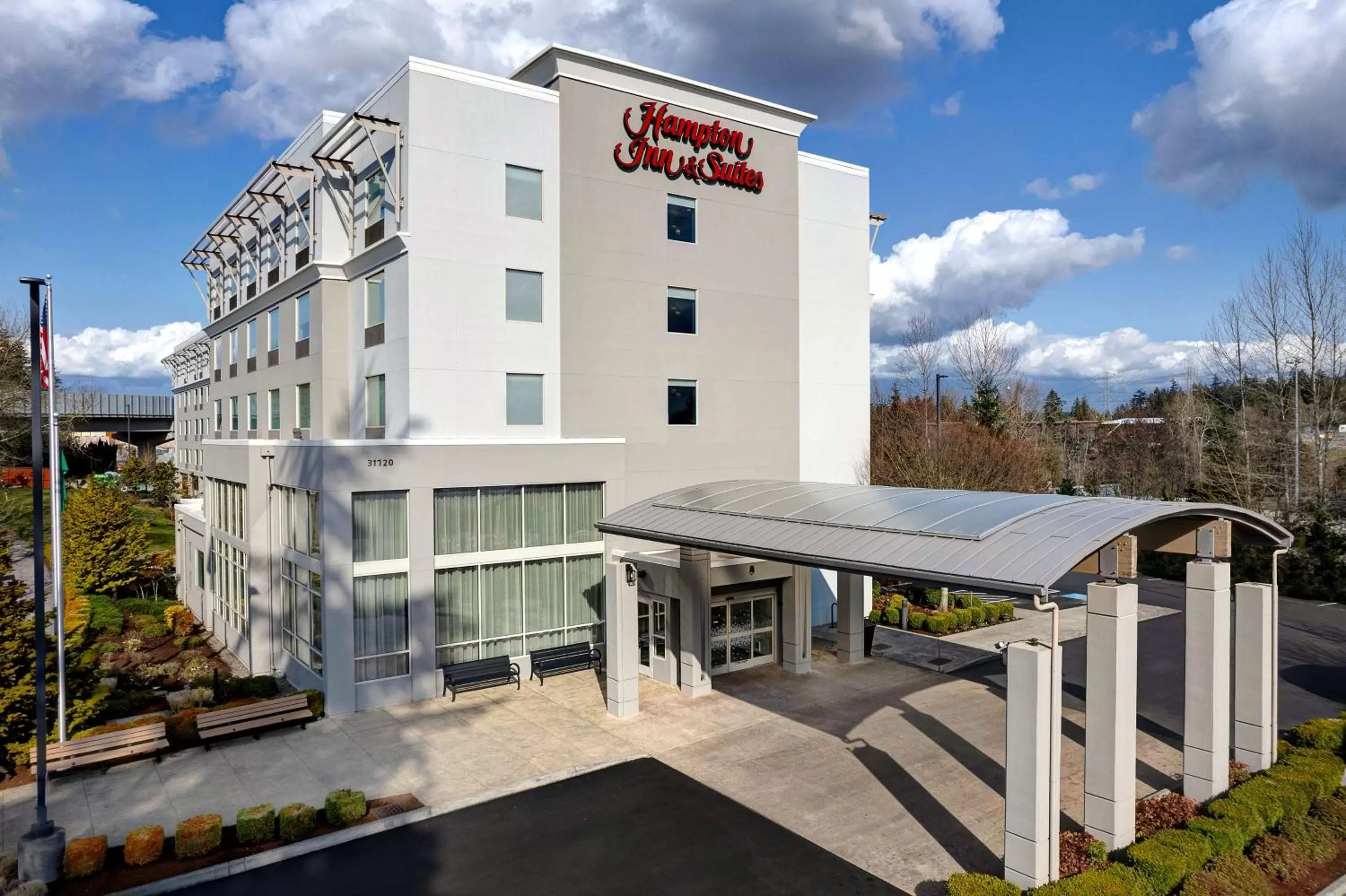 Property building in Hampton Inn & Suites Seattle/Federal Way