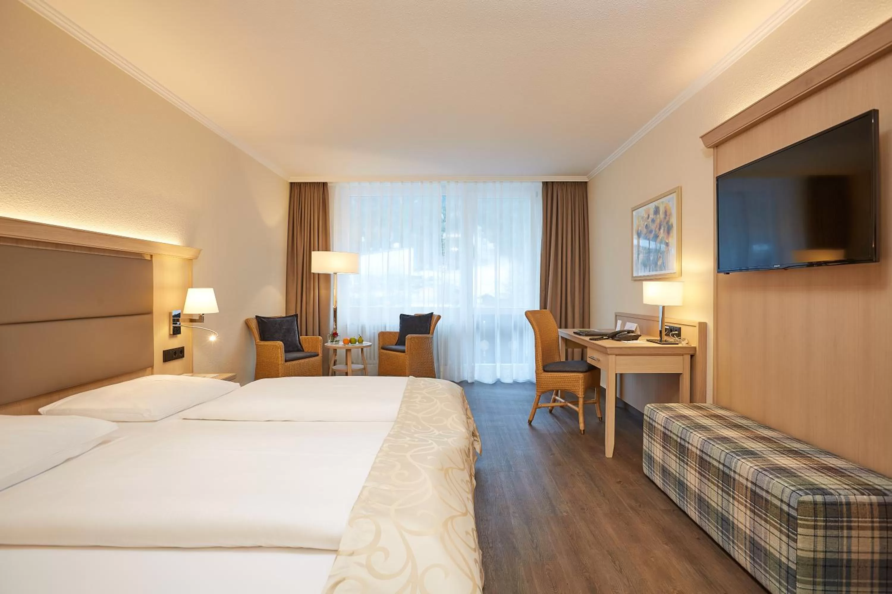 Photo of the whole room, Bed in Eibsee Hotel