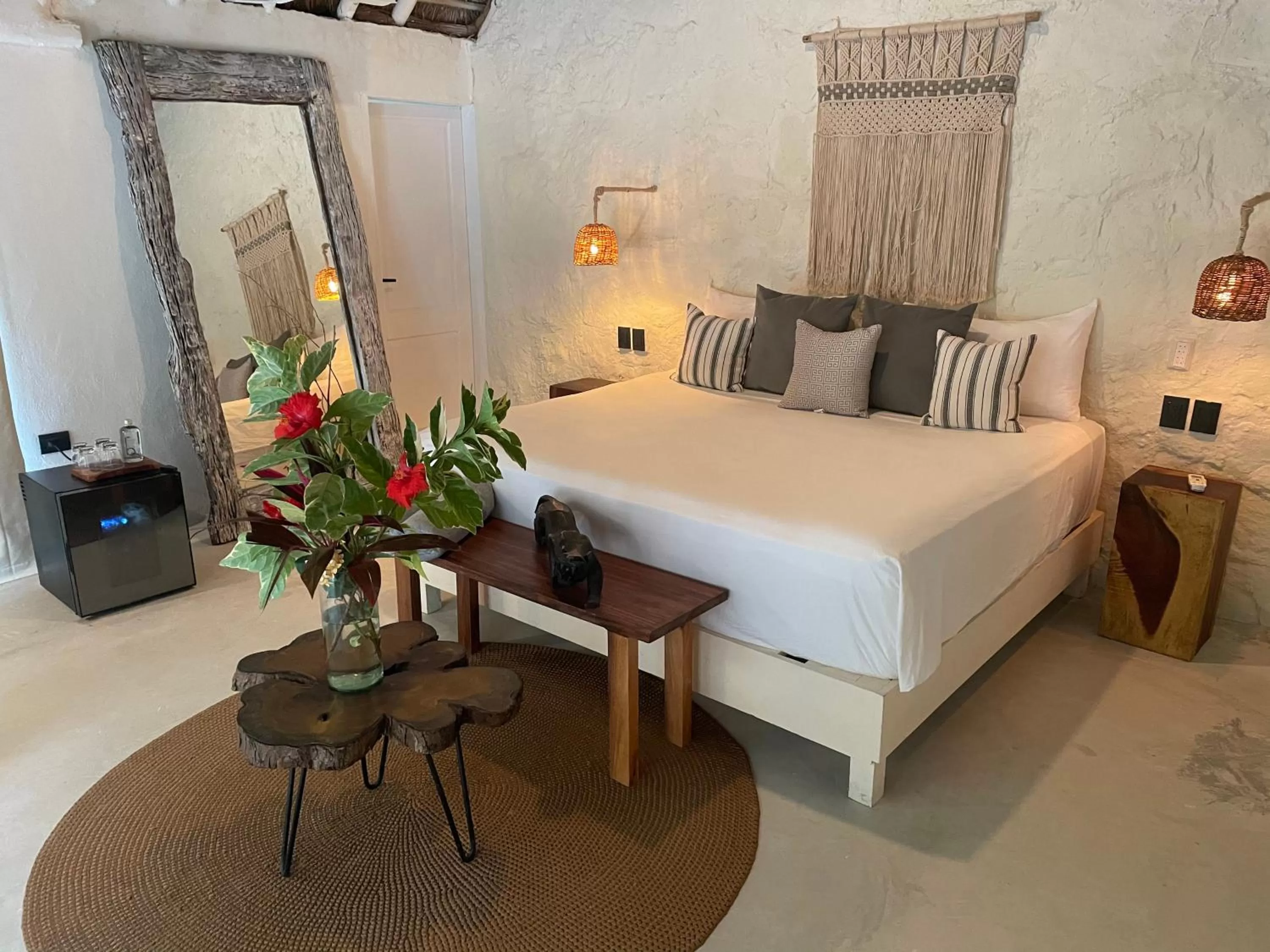 Photo of the whole room in Roc Luxe Tulum
