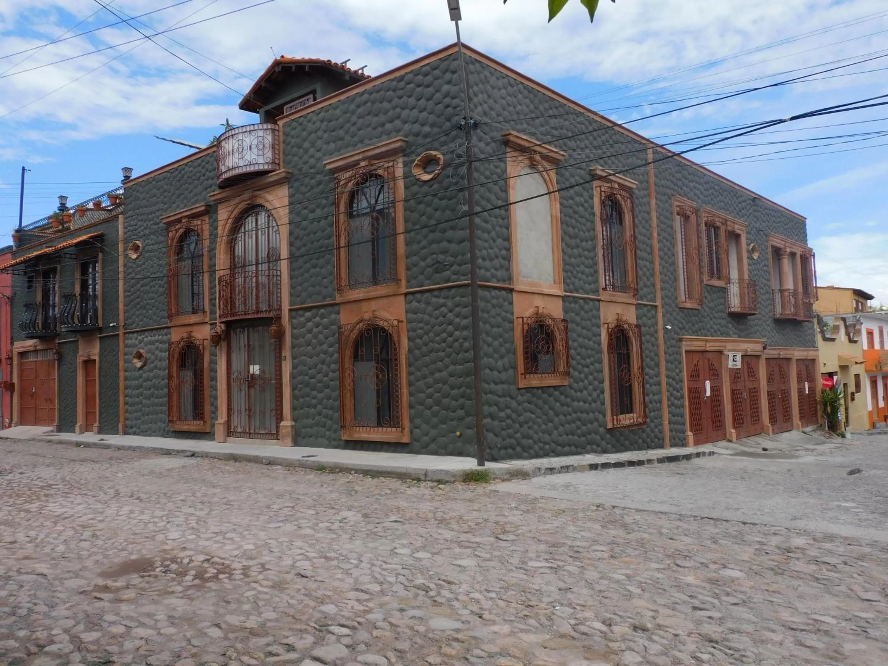 Vista Del Sol Apartments