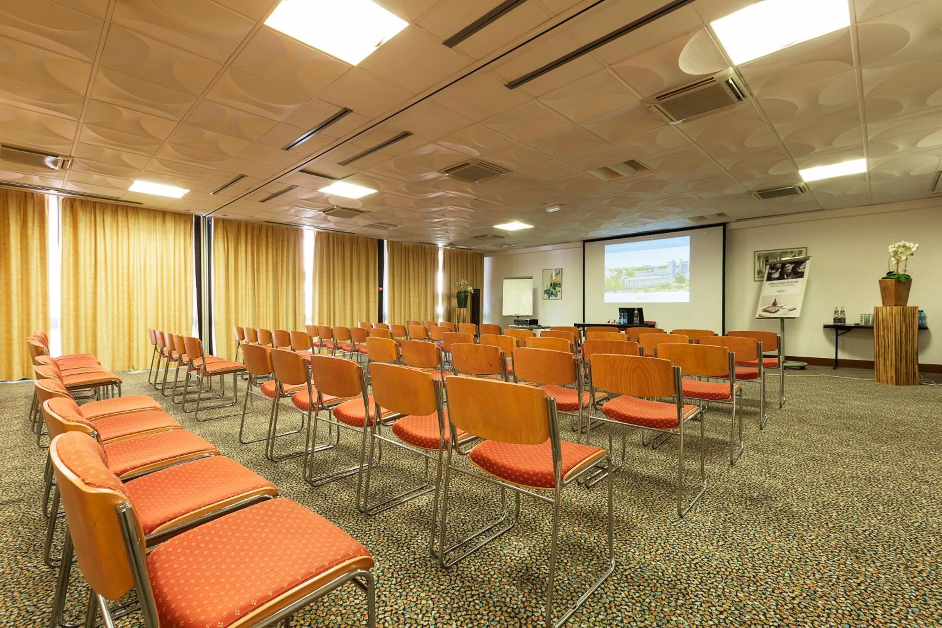 Banquet/Function facilities in Mercure Vichy Thermalia