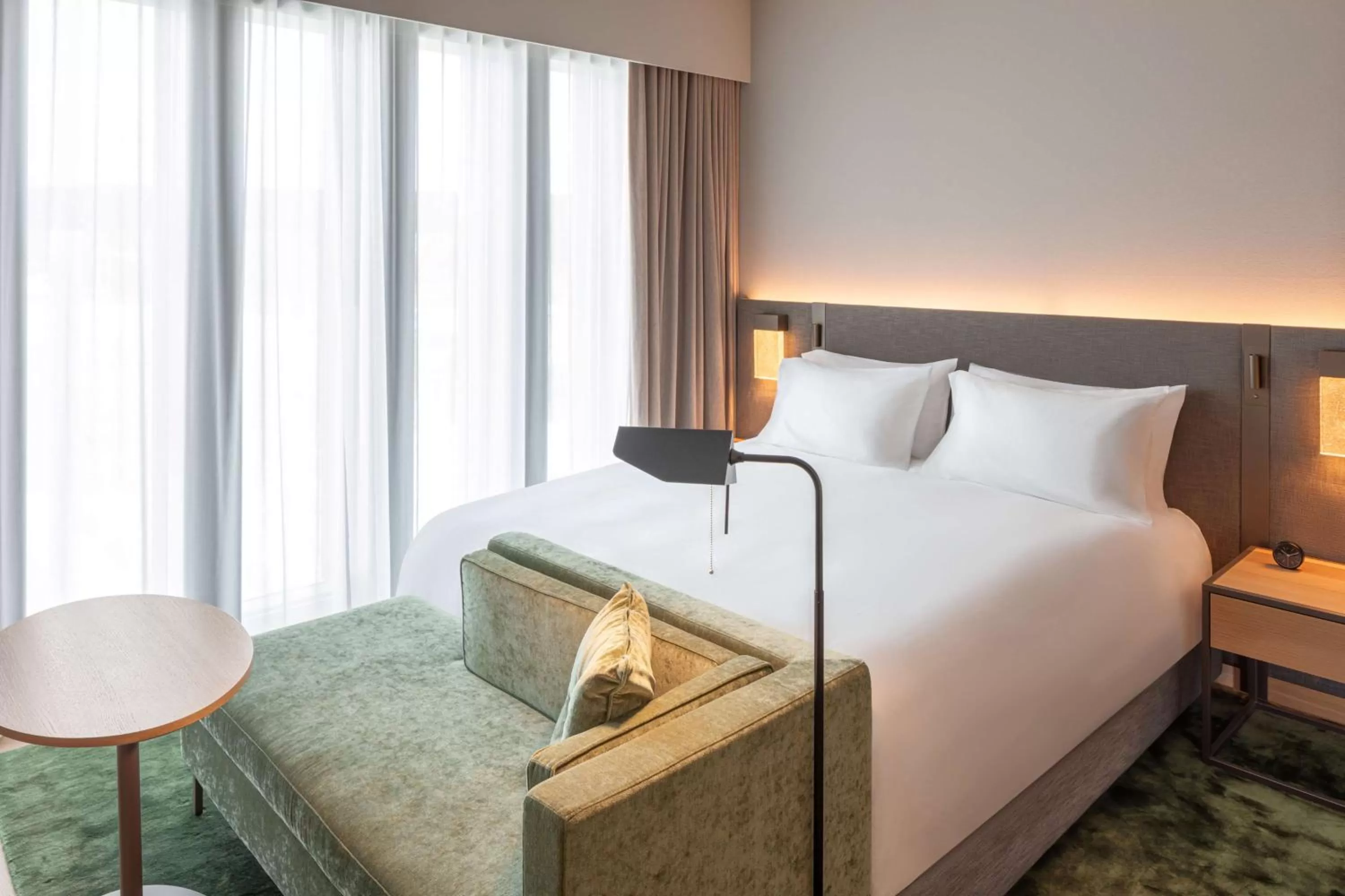 Bed in Hyatt Regency Zurich Airport Circle