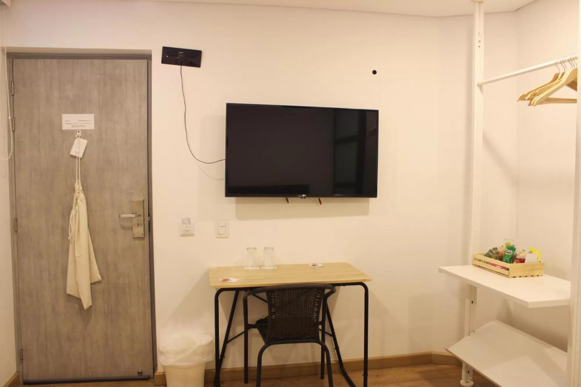 TV/Entertainment Center in 574 Hotel