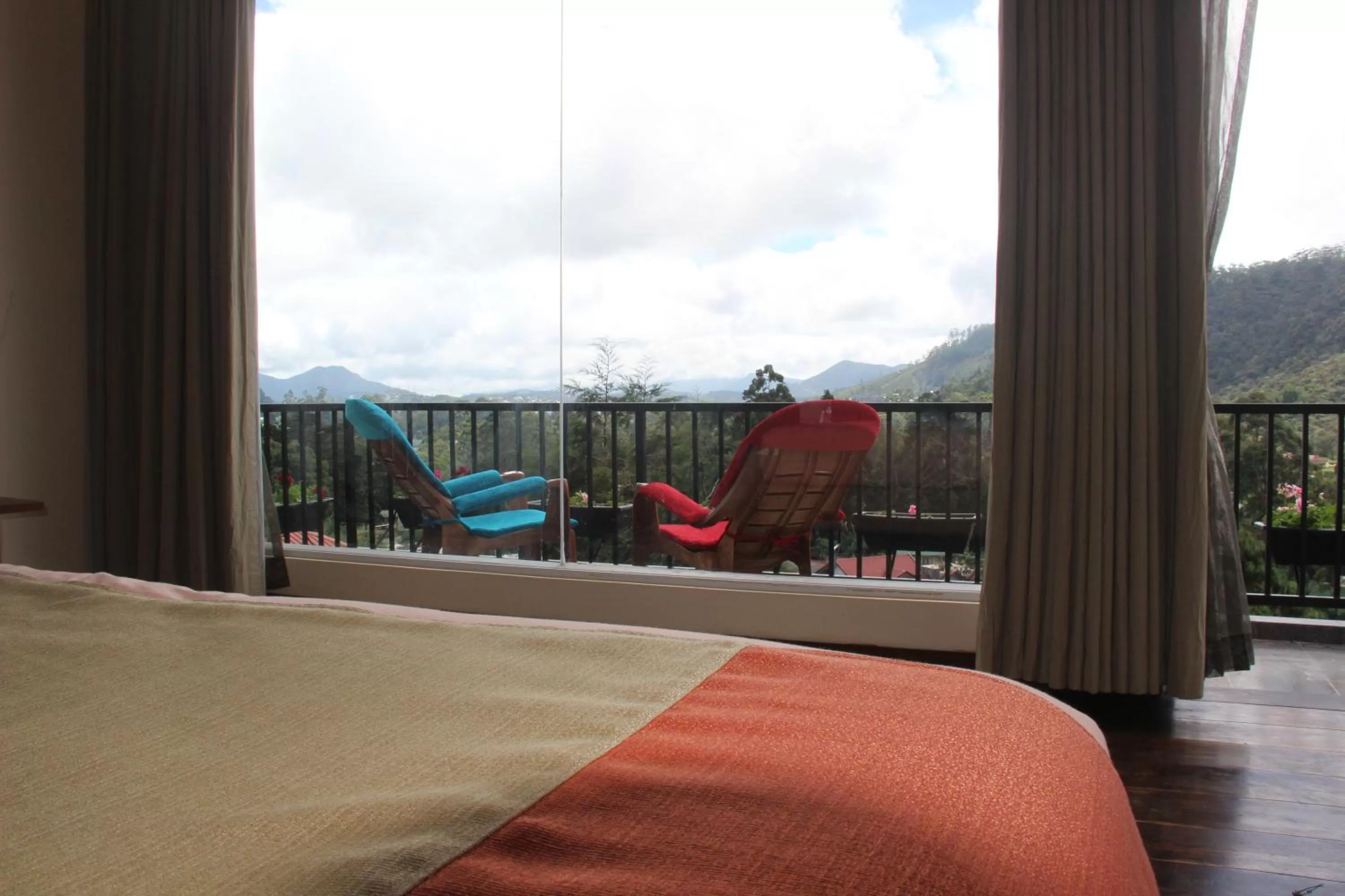 Photo of the whole room in Pigeons Nest