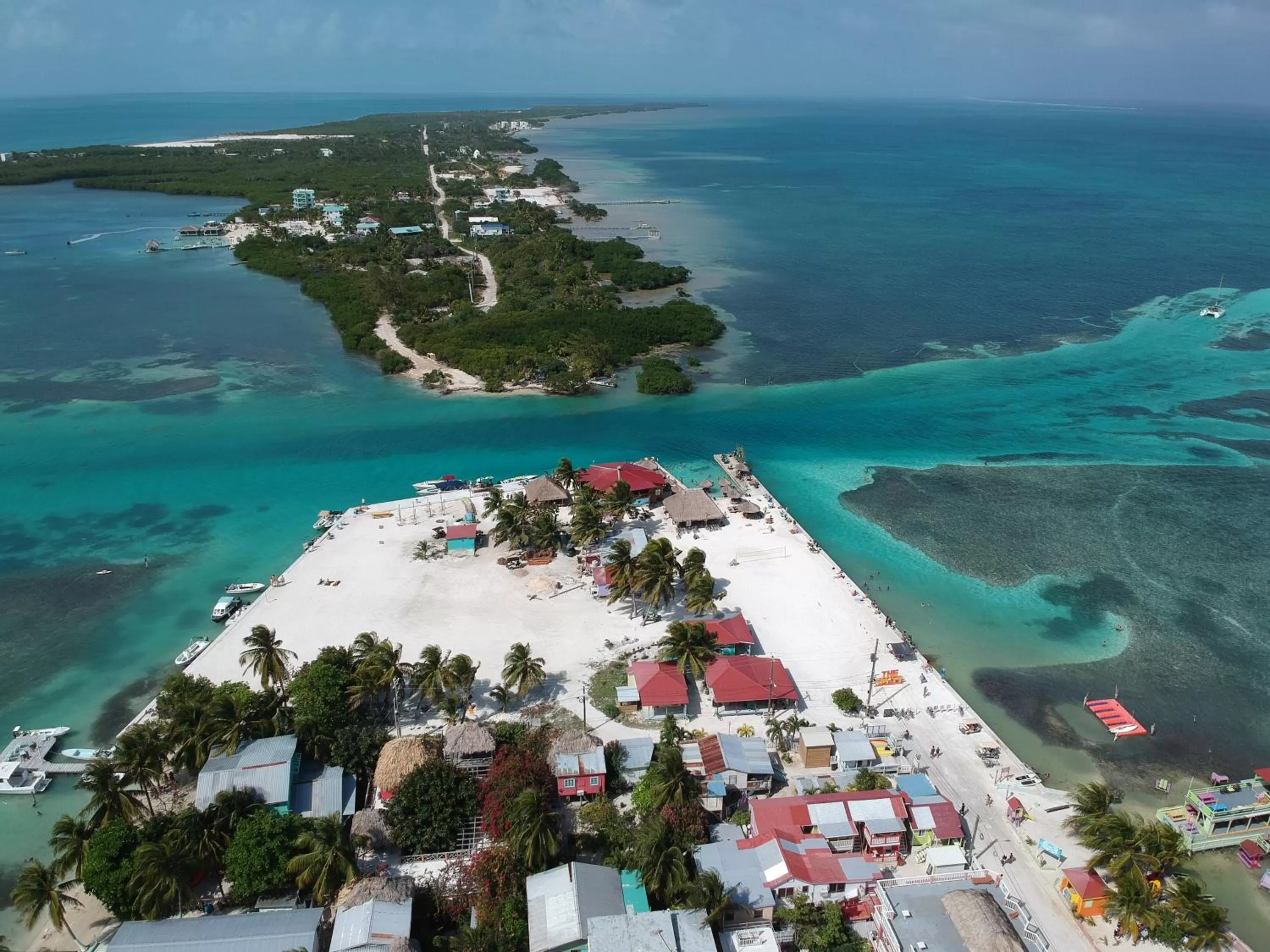 Beach in Barefoot Caye Caulker Hotel