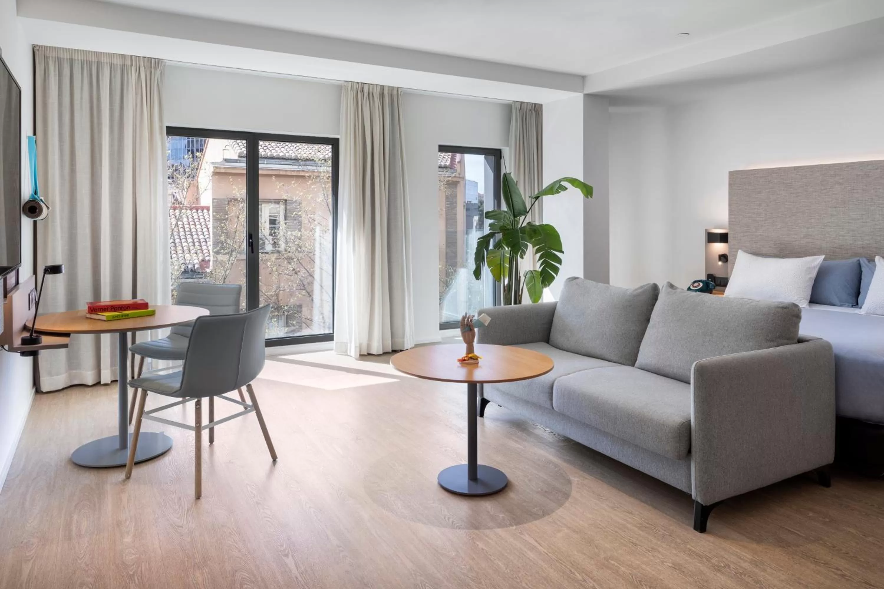 Living room in INNSiDE by Meliá Zaragoza