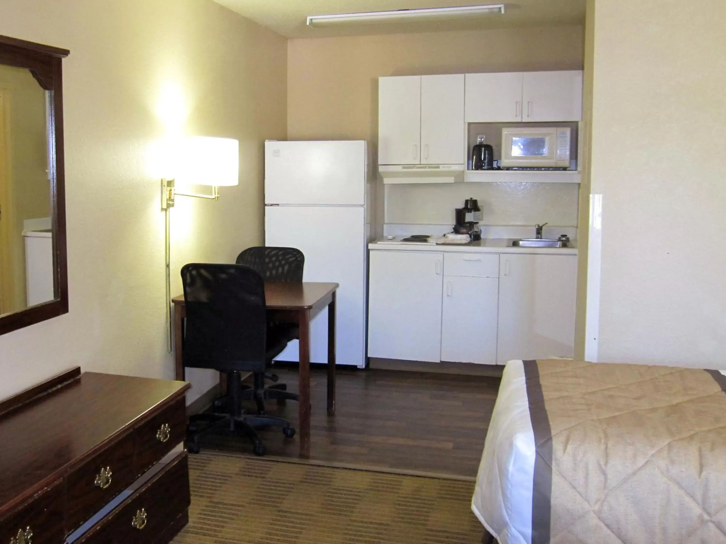 Studio with 2 Twin Beds - Non-Smoking in Extended Stay America Suites - Virginia Beach - Independence Blvd Studio with 2 Twin Beds - Non-Smoking in Extended Stay America Suites - Virginia Beach - Independence Blvd