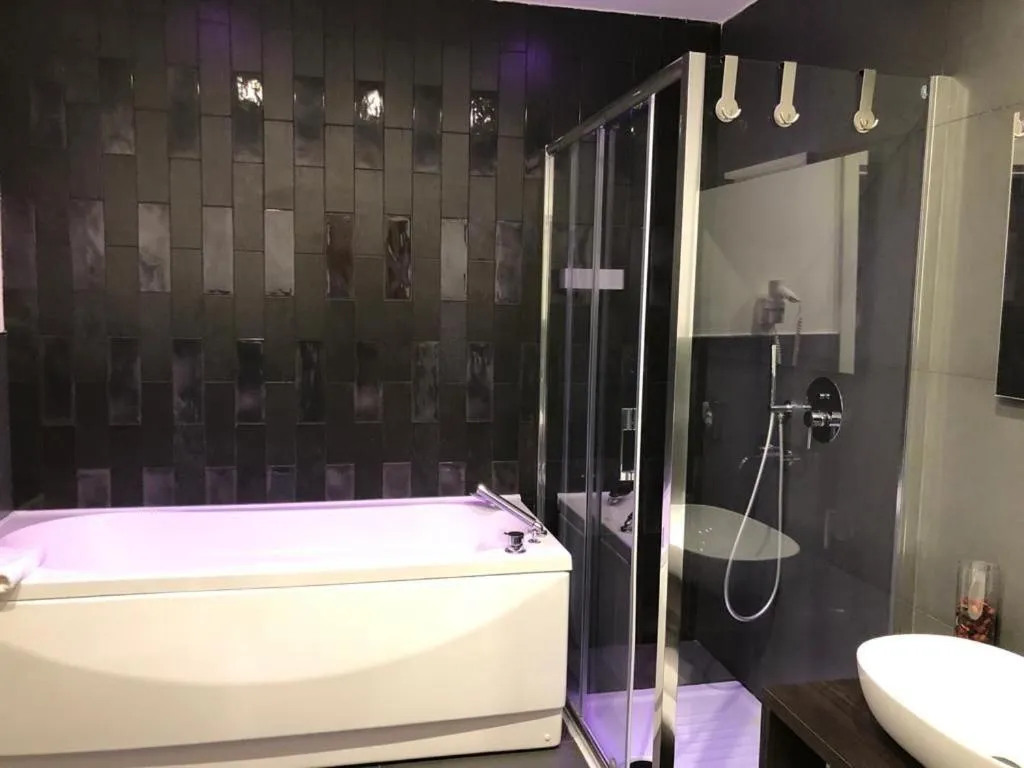 Bathroom in Hotel Cimarosa