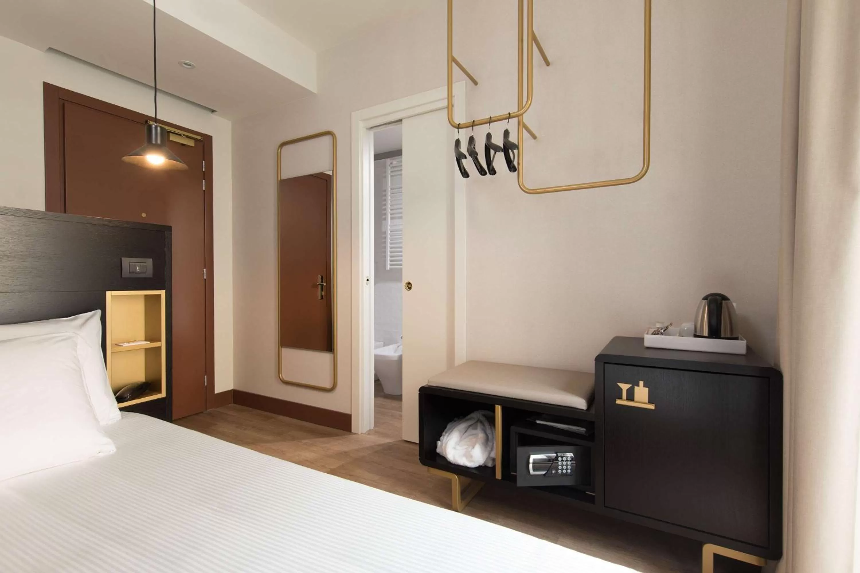 TV and multimedia, Bed in Best Western Hotel Tritone