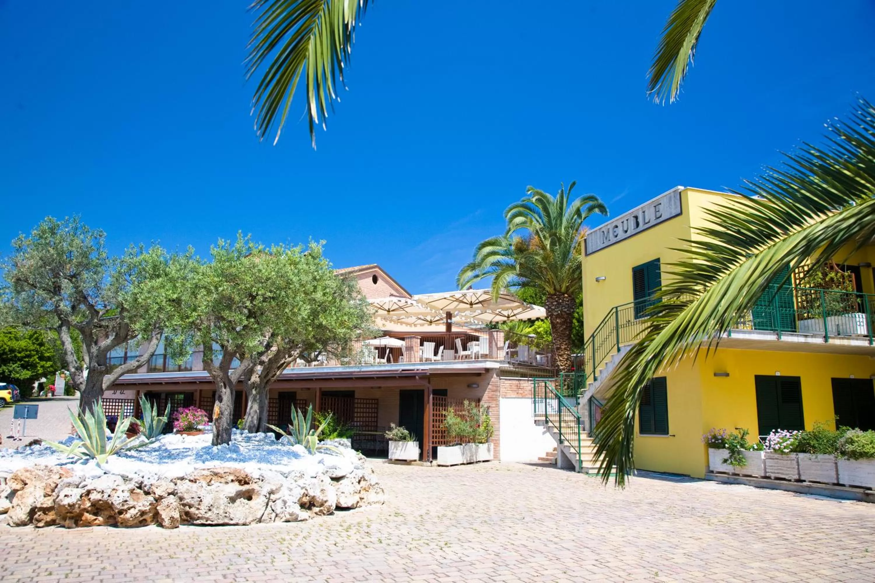 Property building in Hotel Le Cave