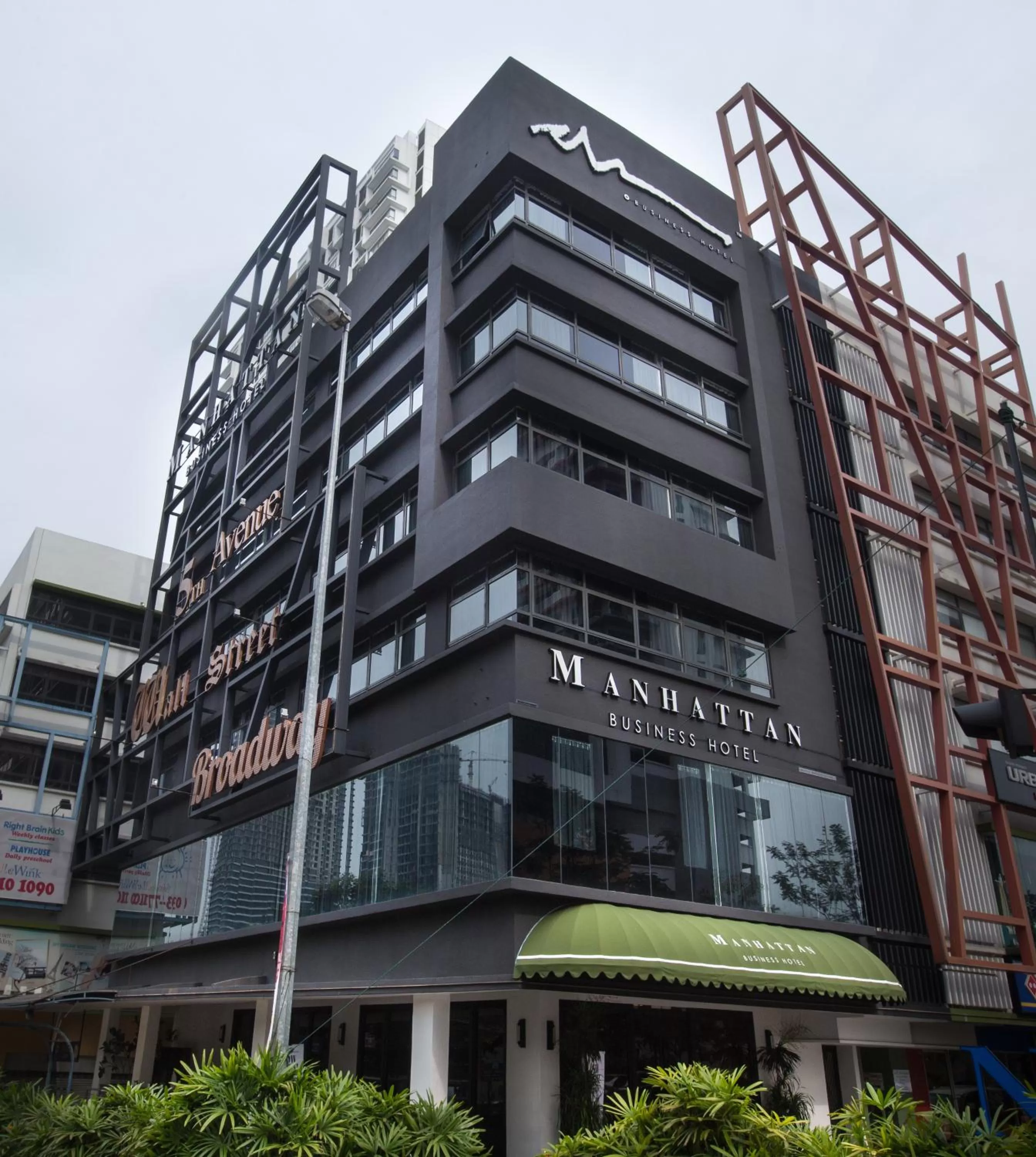 Property building in Manhattan Business Hotel Damansara Perdana