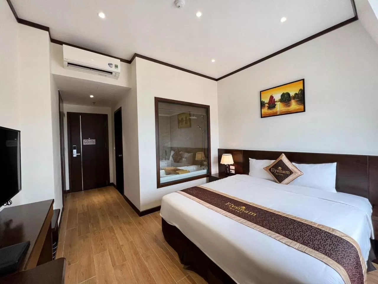 Bed in Elysinam Boutique Hotel Ha Long