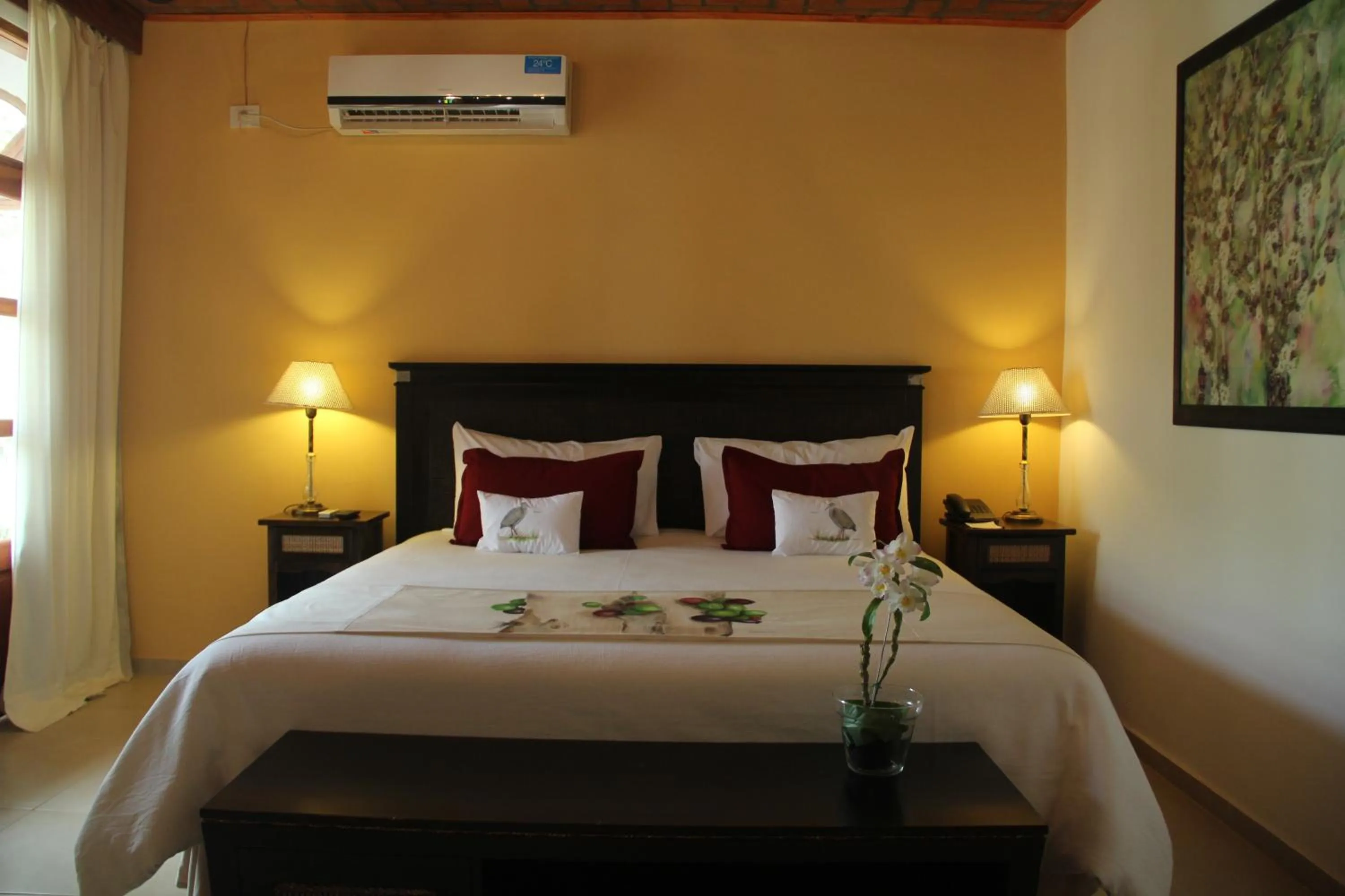 Photo of the whole room, Bed in El Pueblito Iguazú