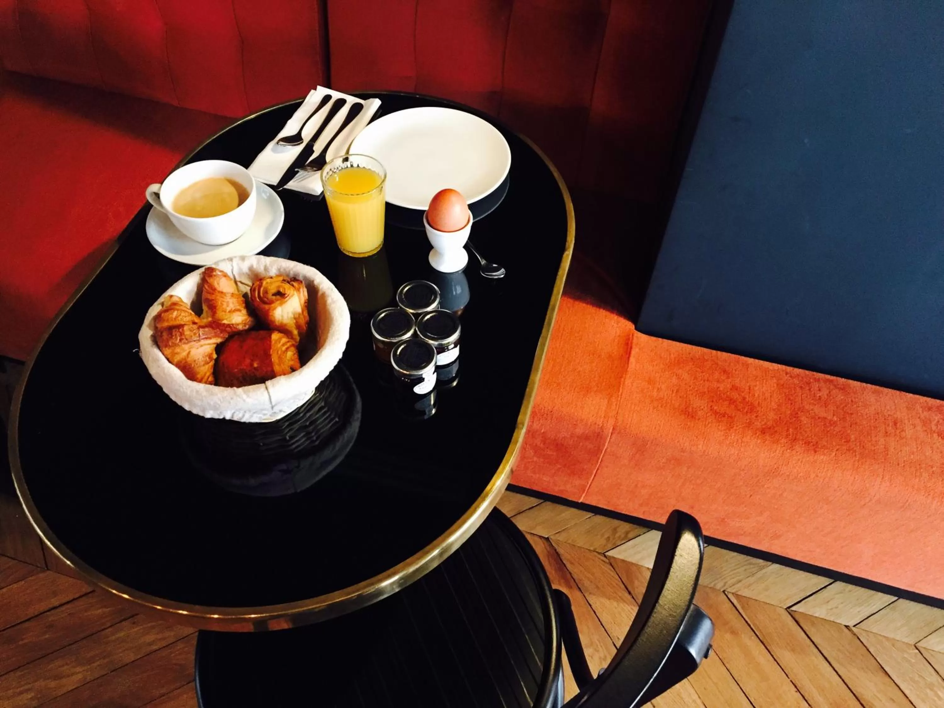 Continental breakfast in Hotel Scarlett