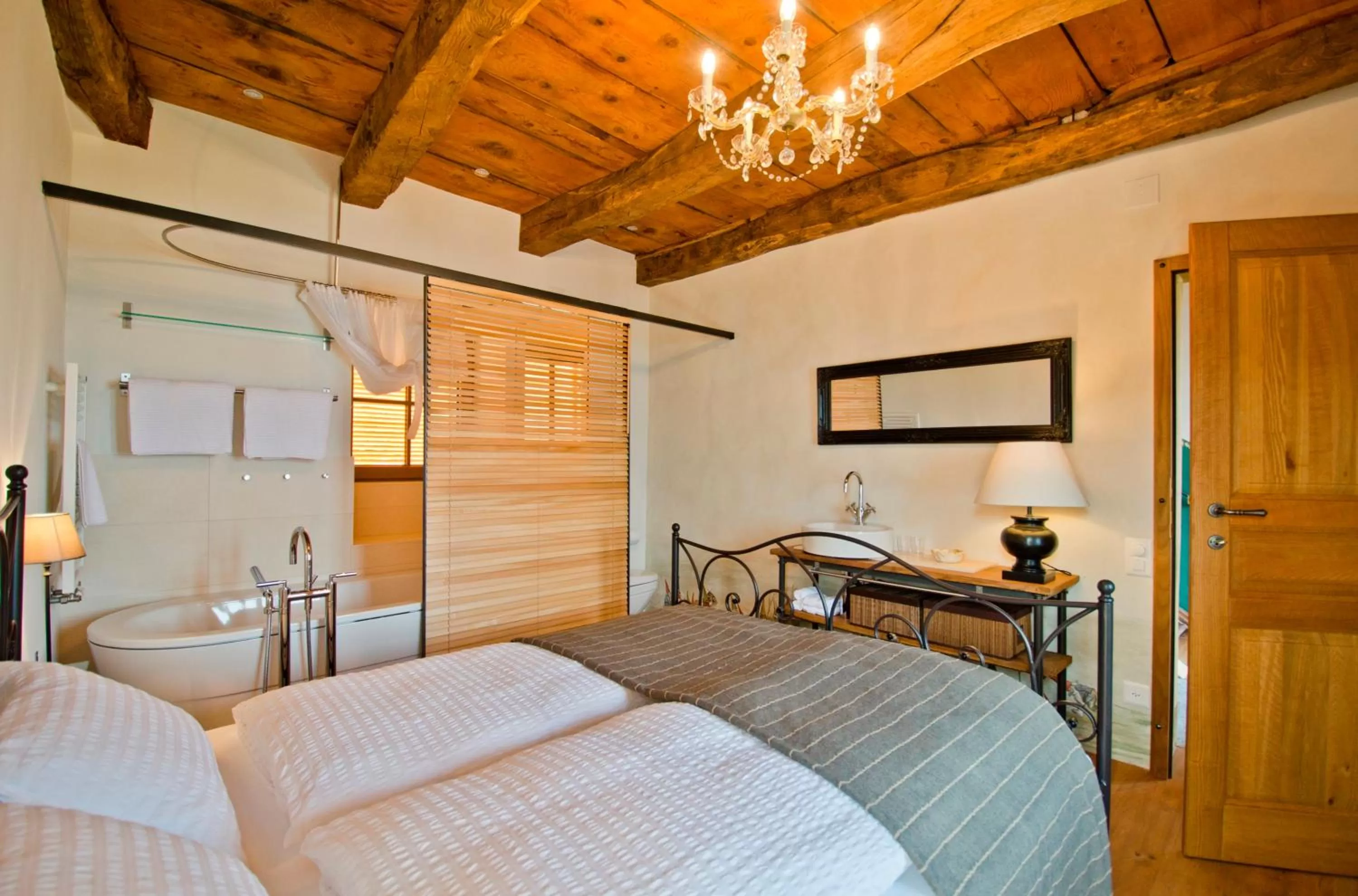 Toilet, Bed in Case di Sotto, House & Breakfast