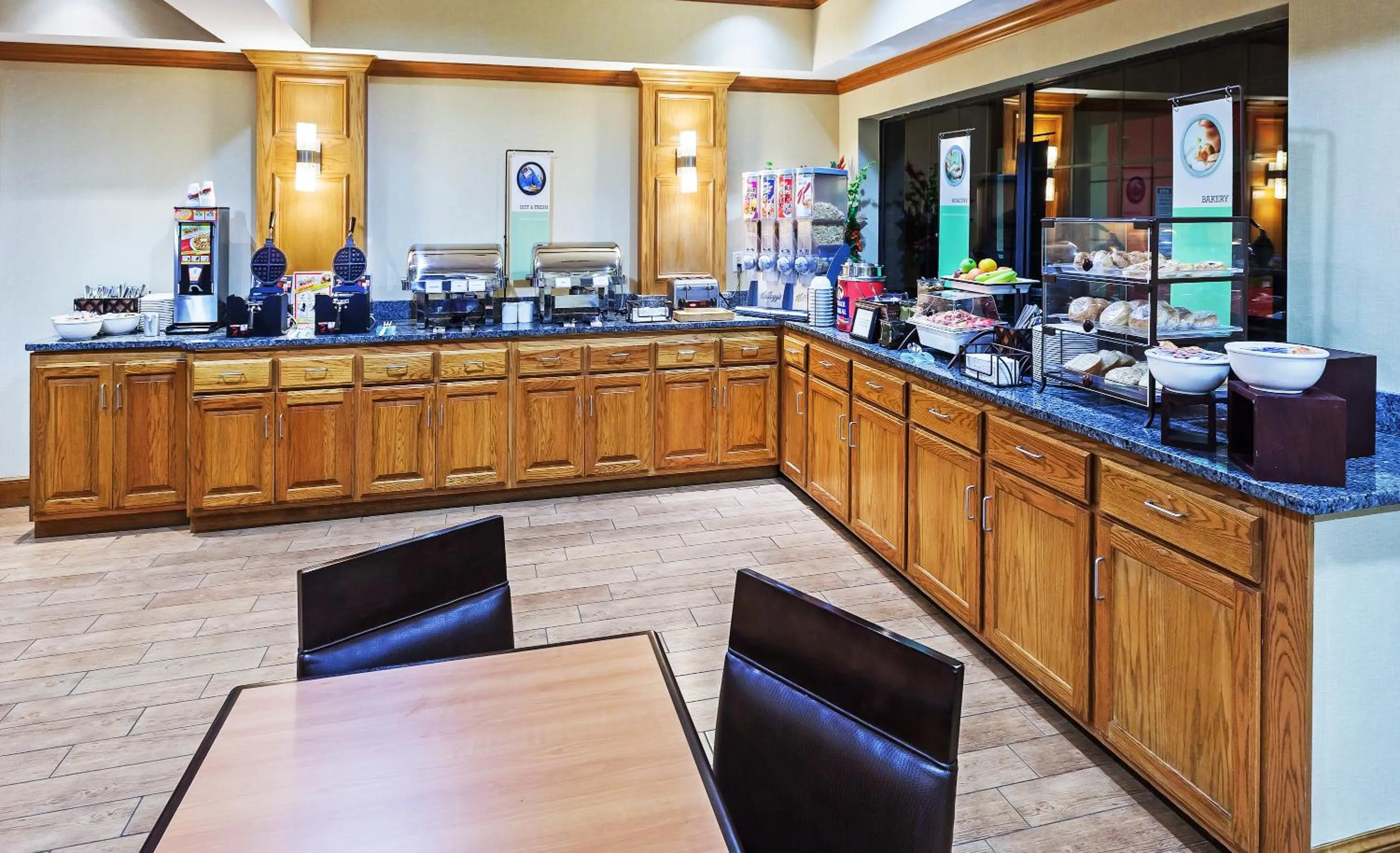 Restaurant/places to eat in Country Inn & Suites by Radisson, Lubbock, TX