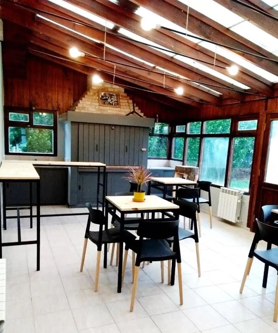 Restaurant/Places to Eat in Trastienda Guest House