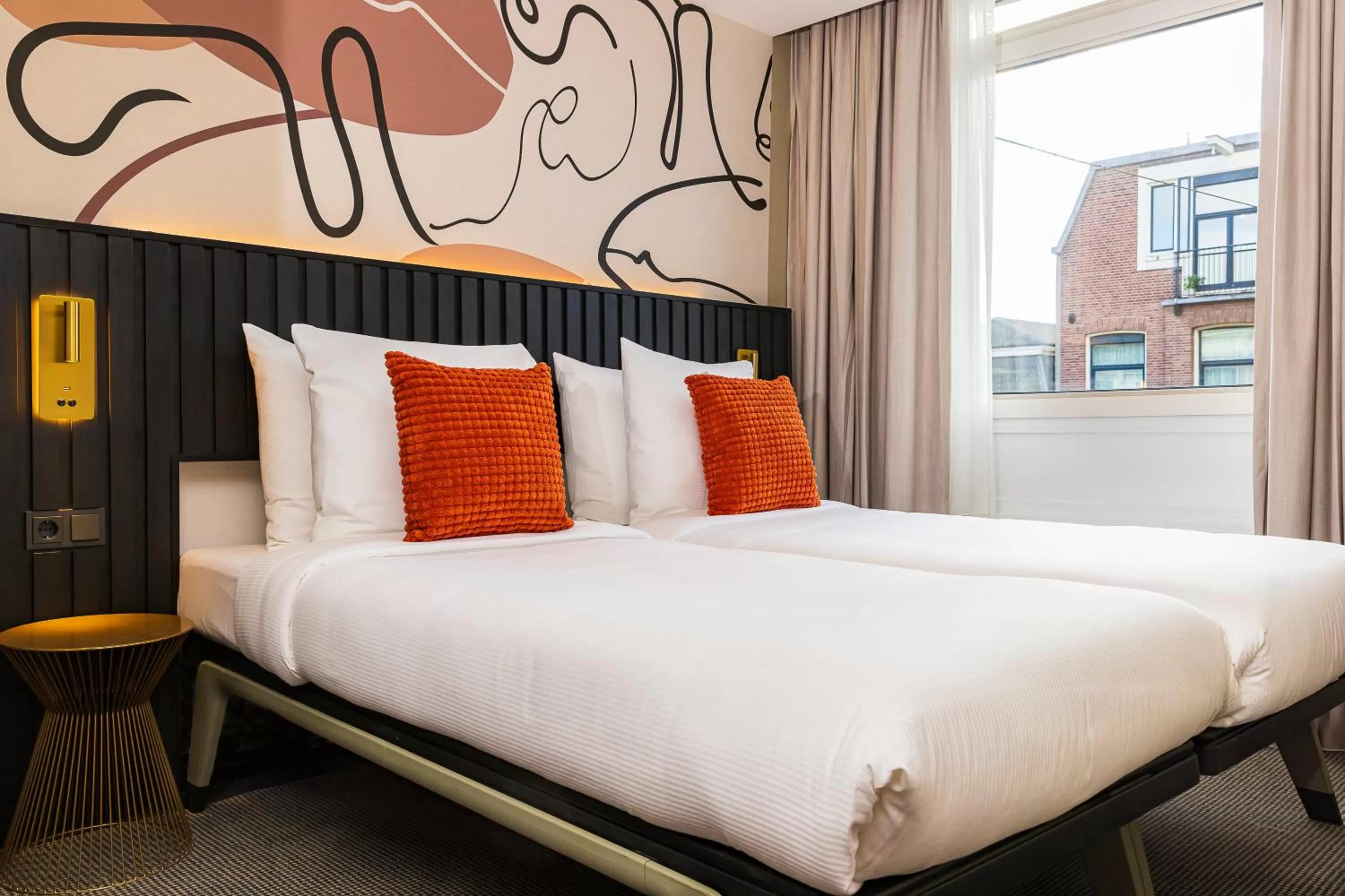 Twin Room in Huygens Place Amsterdam