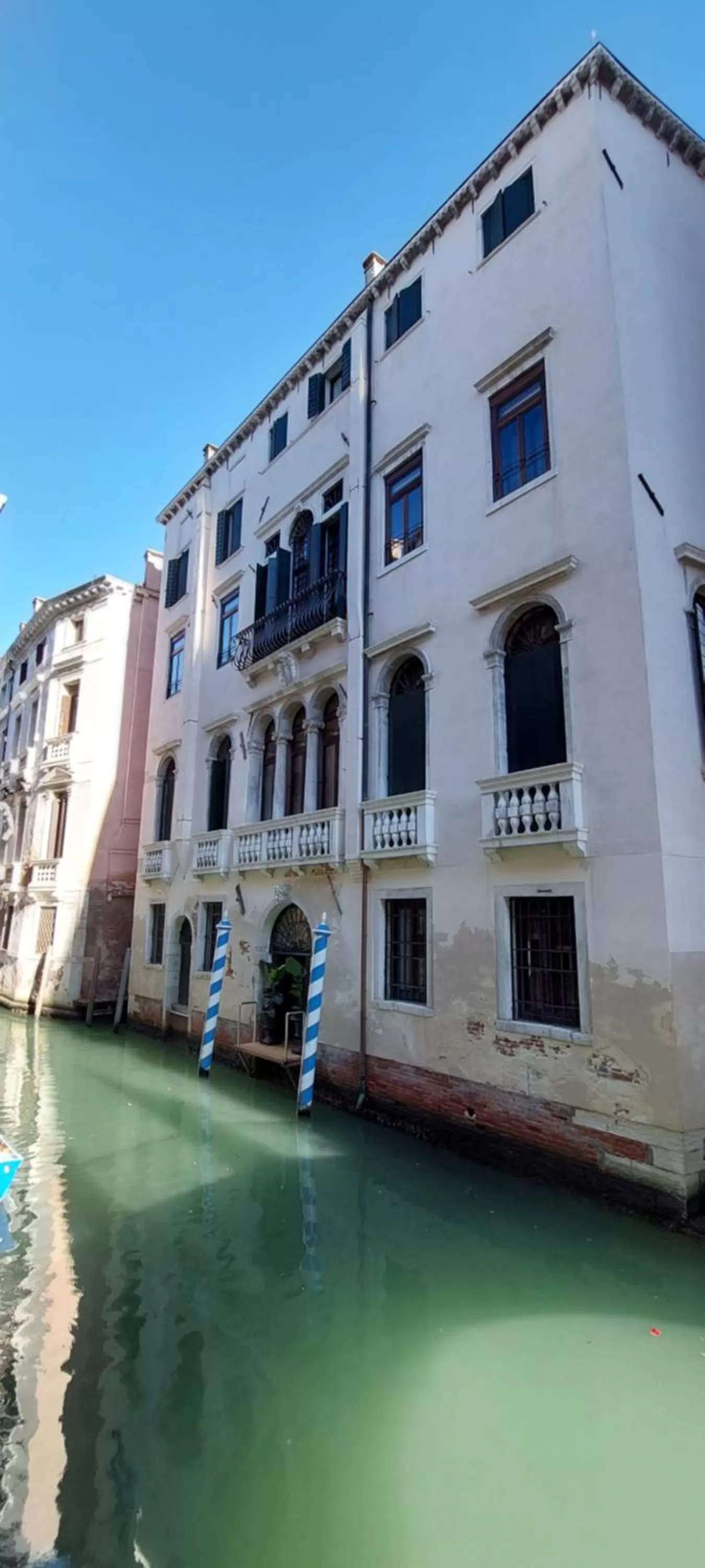 Property building in Eight Venezia